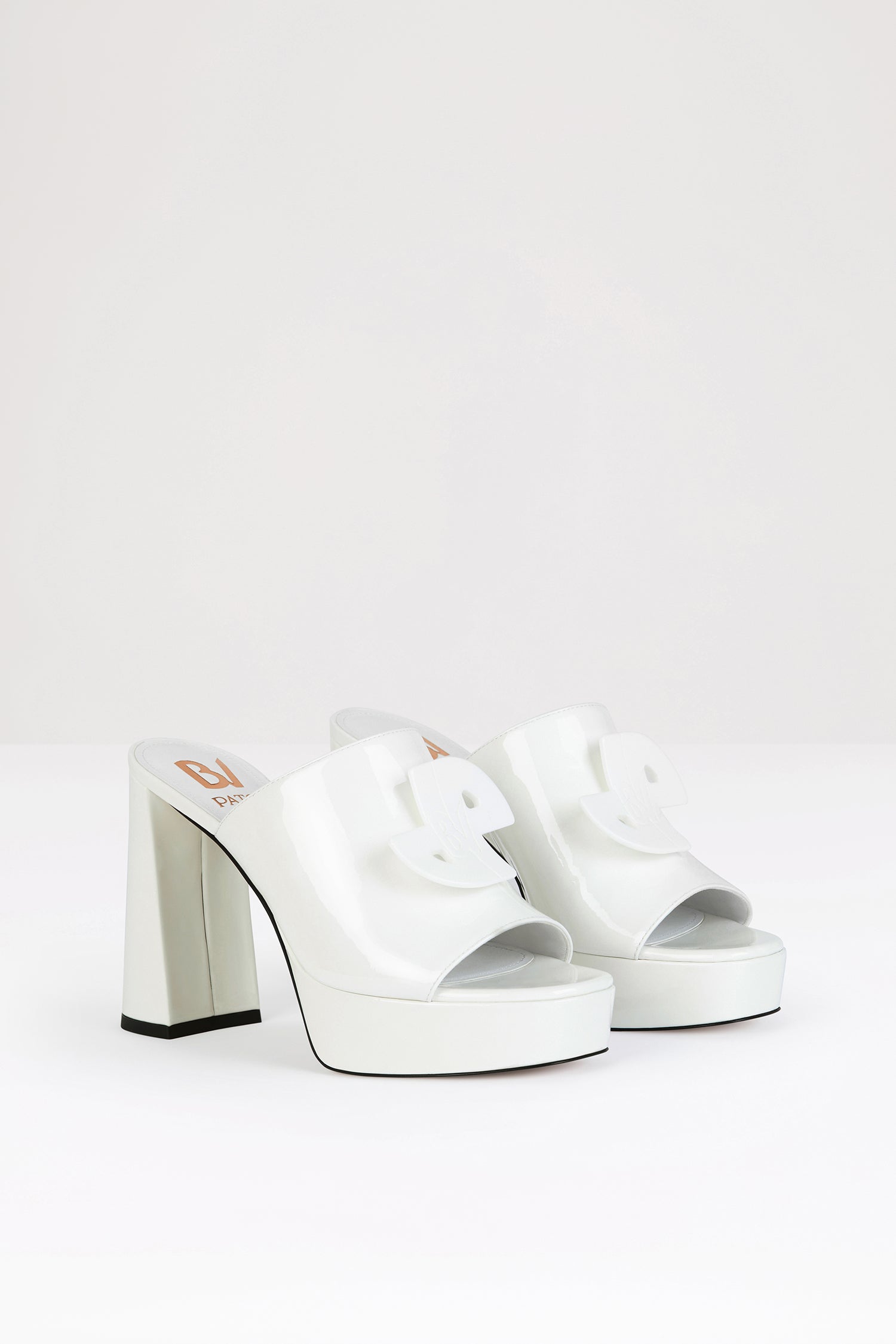 Patou Anita SP011 mules cuir blanc 35 vernis talon 11cm