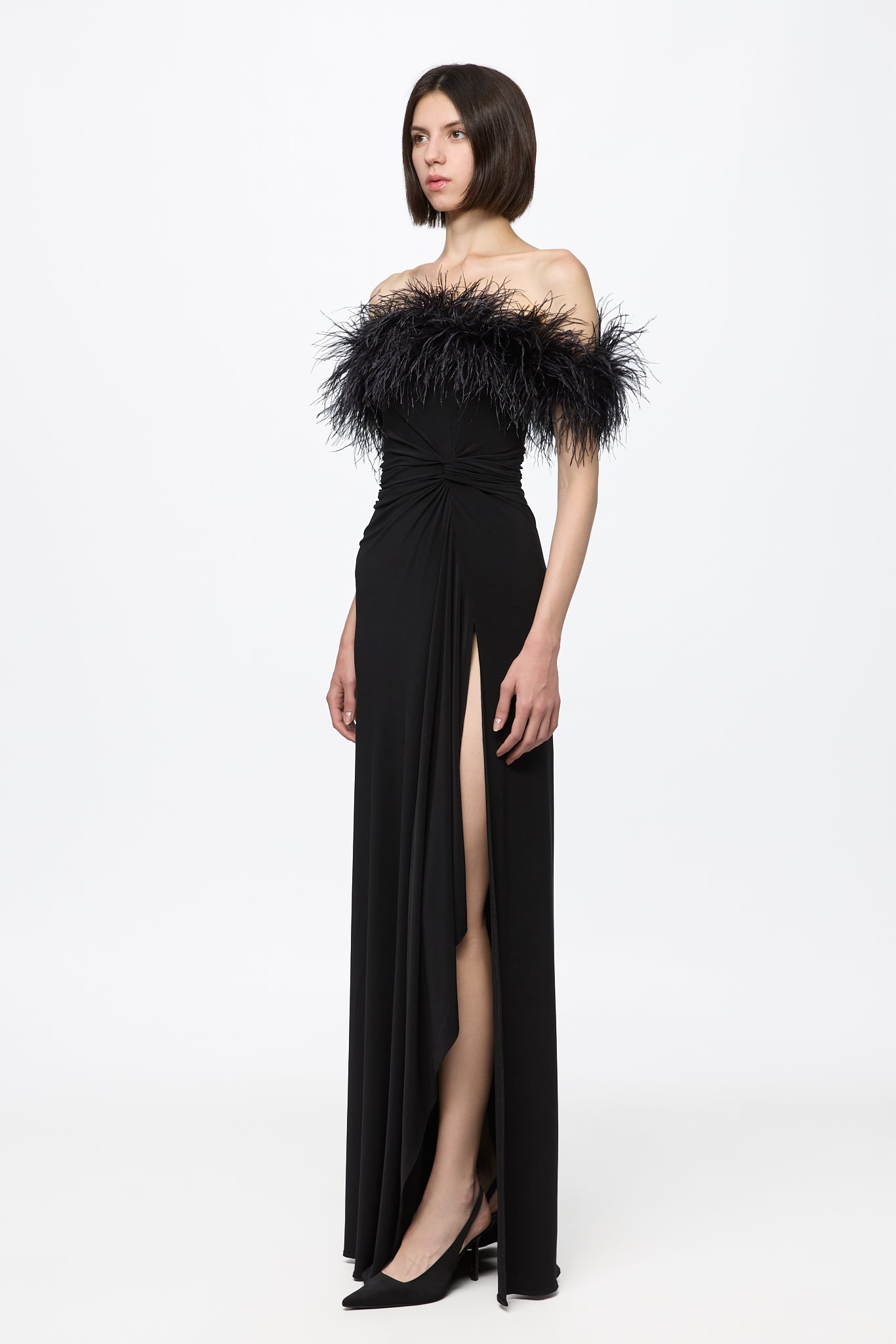 ATU Body Couture robe longue noire plumes taille S