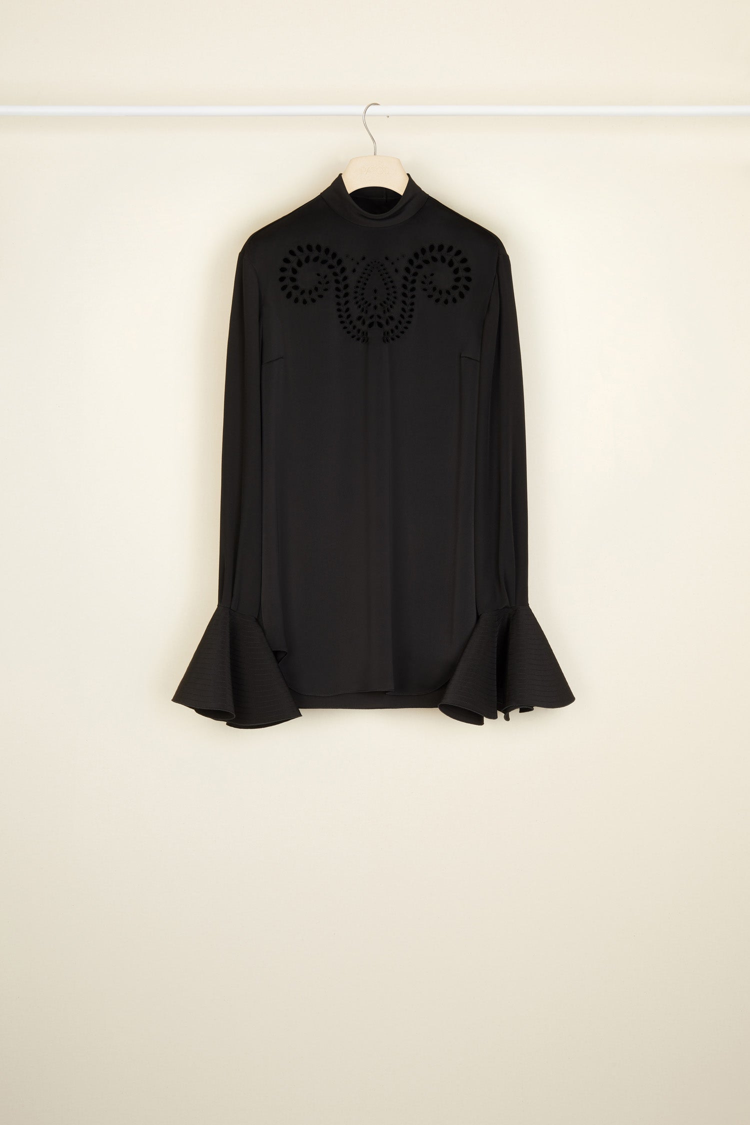 Patou P21TO022 top soie brodée noir paisley