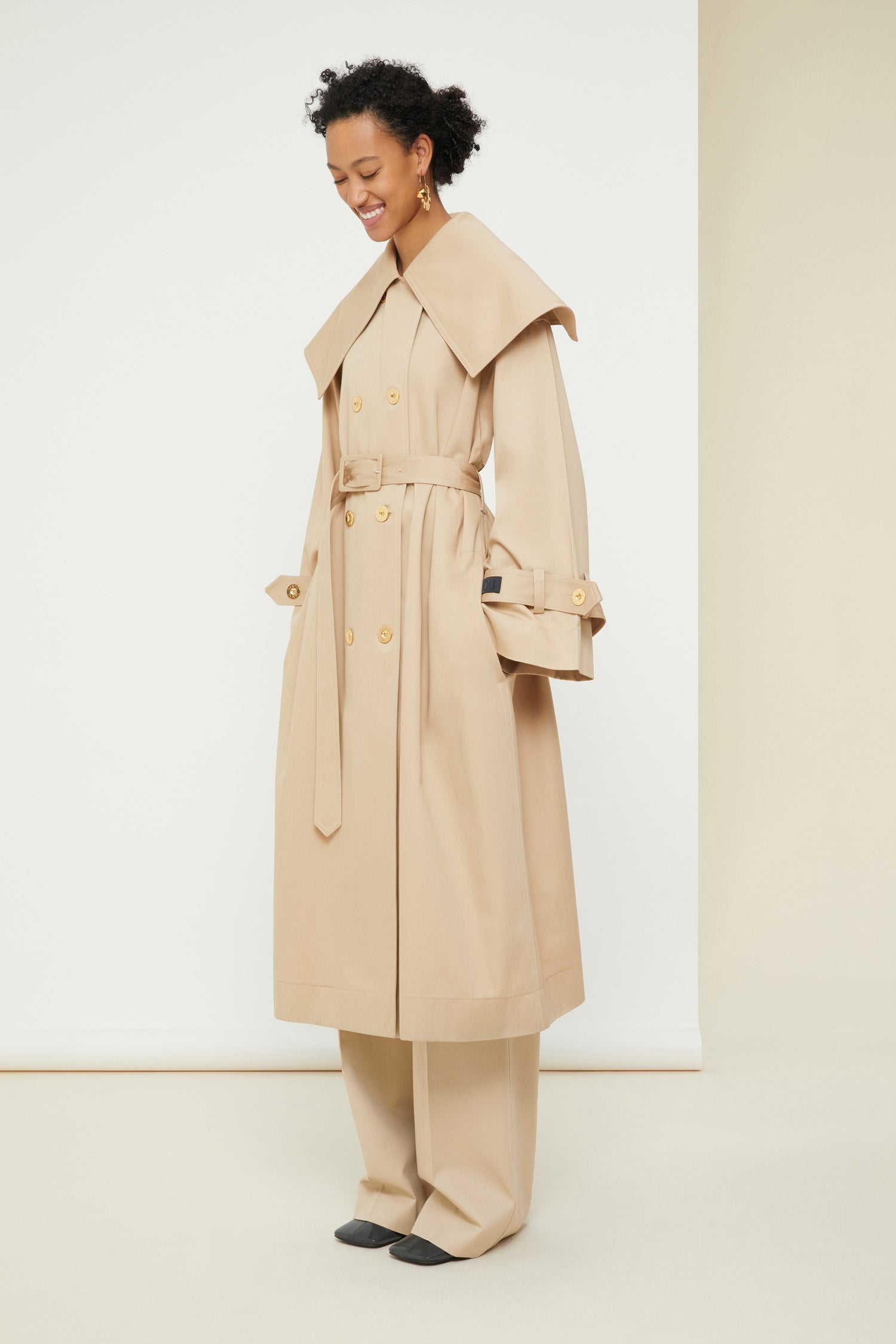 Patou P21OU0090074093S trench sable coton bio ceinturé