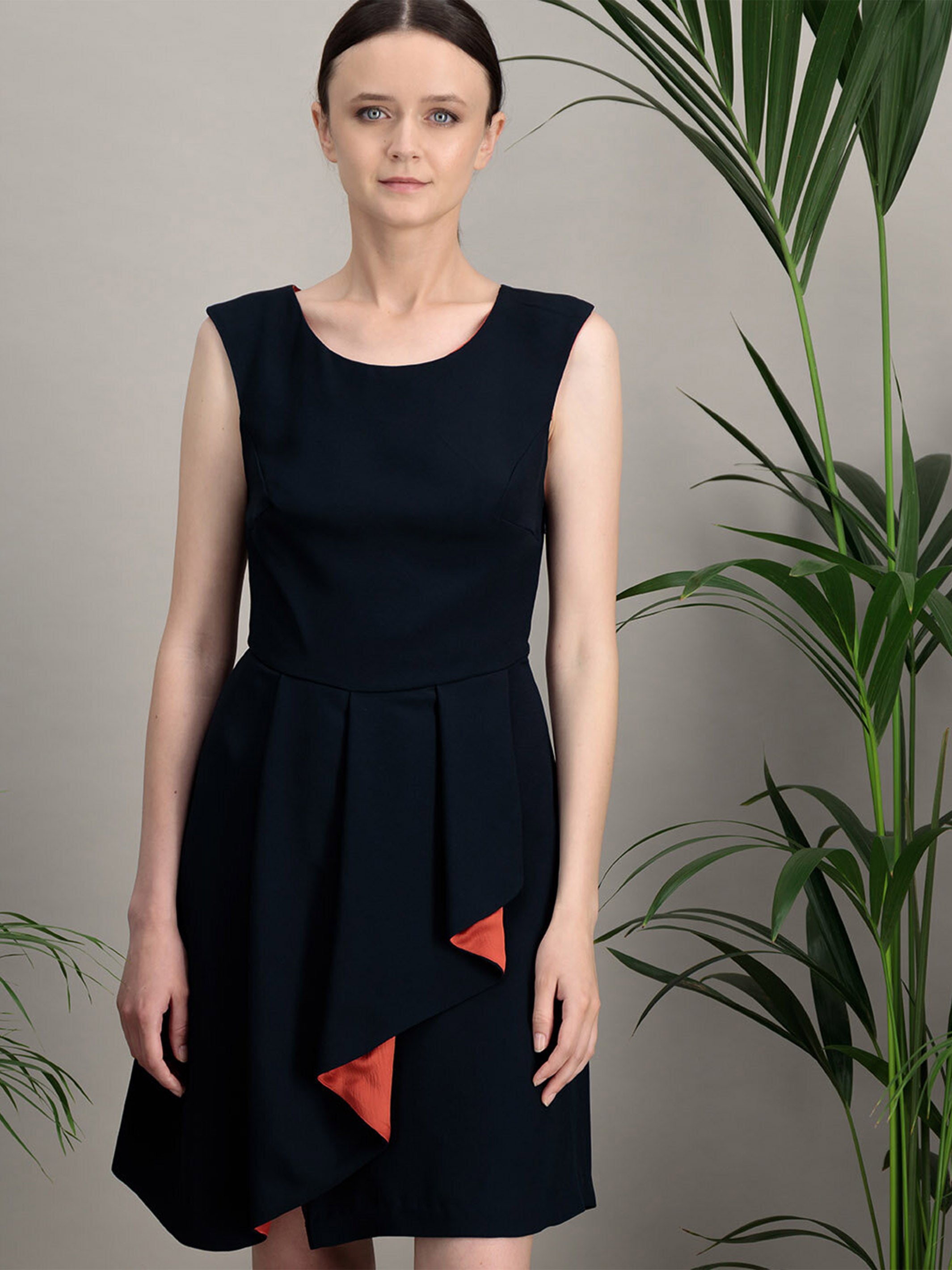 Anahide Saint André Chaos robe cocktail courte bleu marine