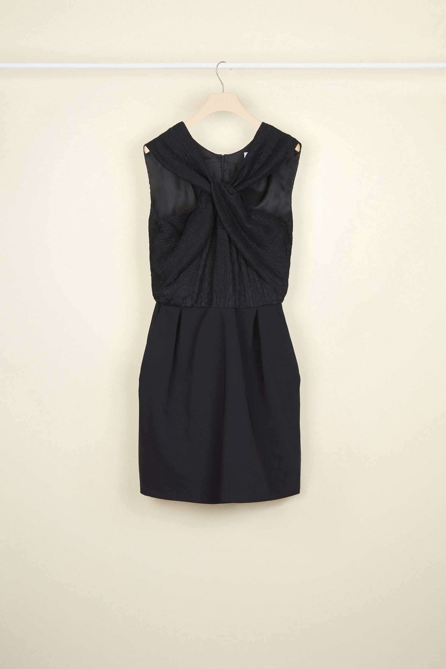 Patou DR049 robe mini noire twist cloqué 34