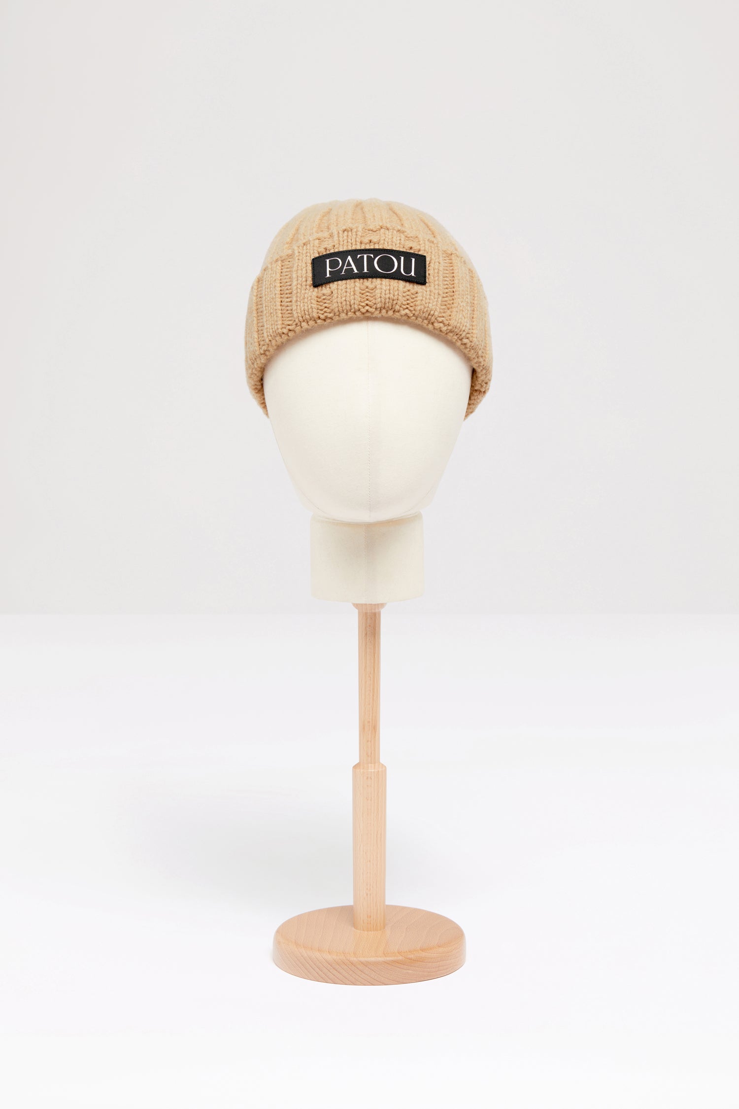 Patou AC037 bonnet laine beige biscuit