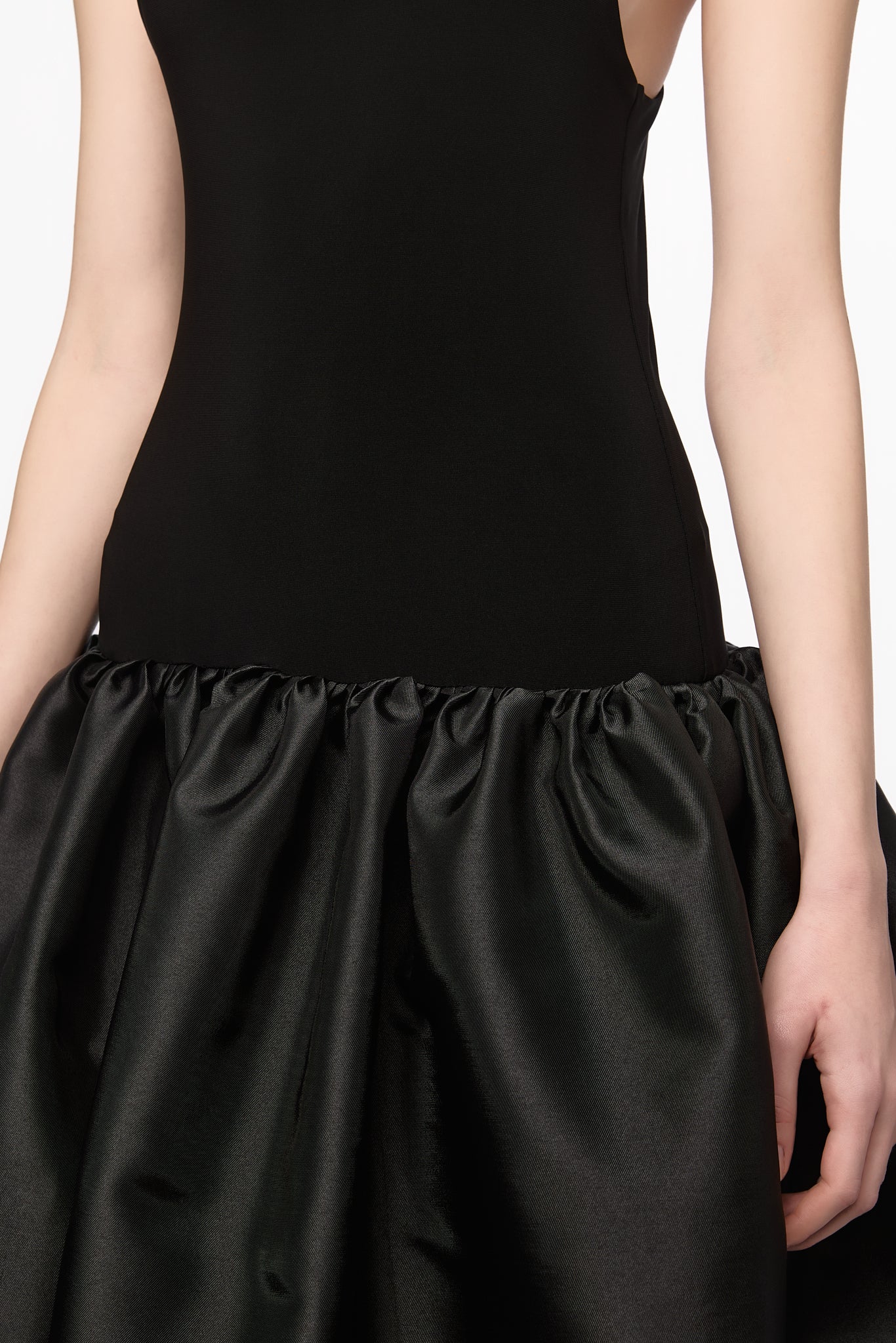 ATU Body Couture robe gown taffetas noir sans manches taille S