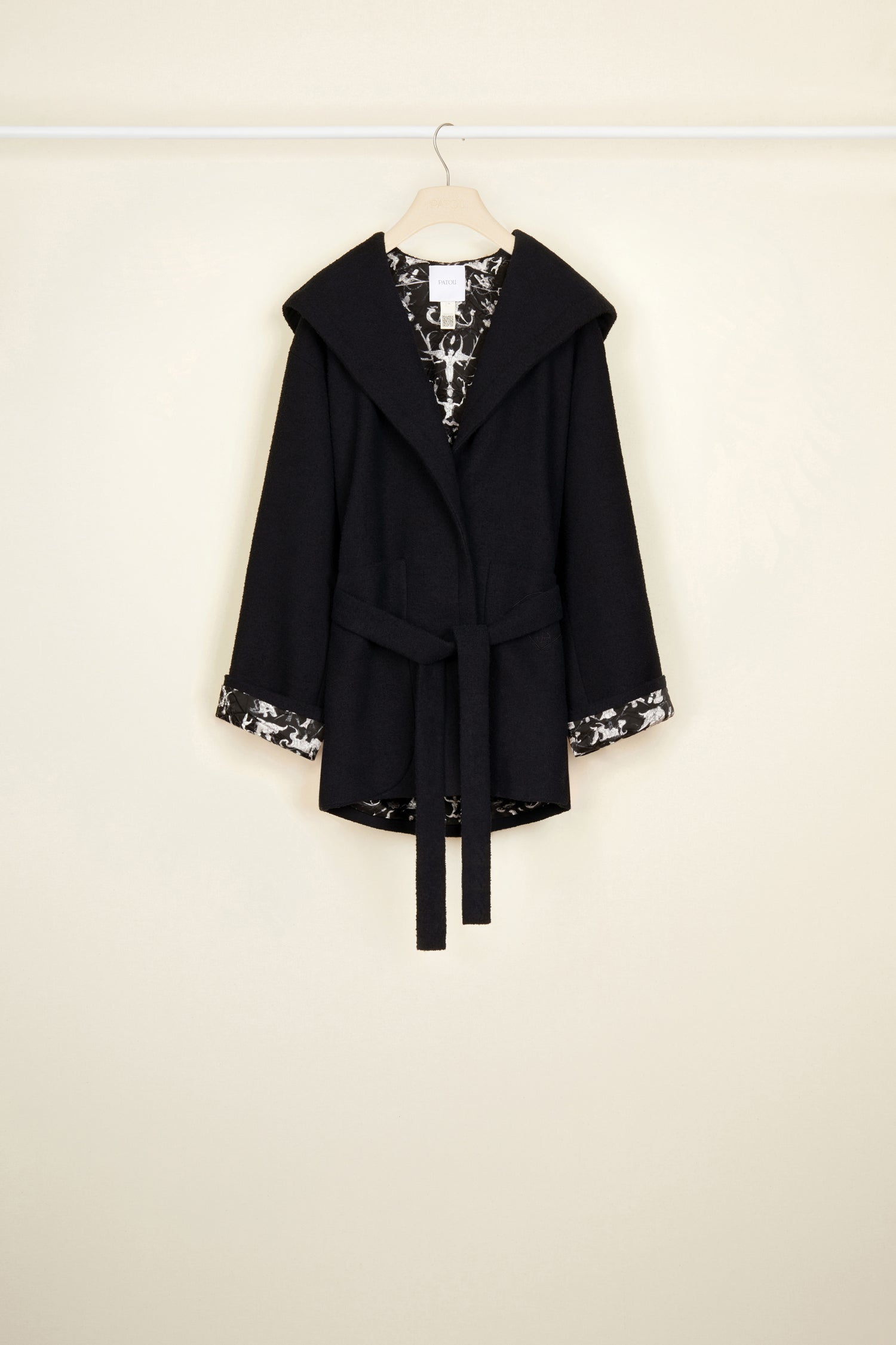 Patou CO012 manteau peignoir noir bouclé ceinturé