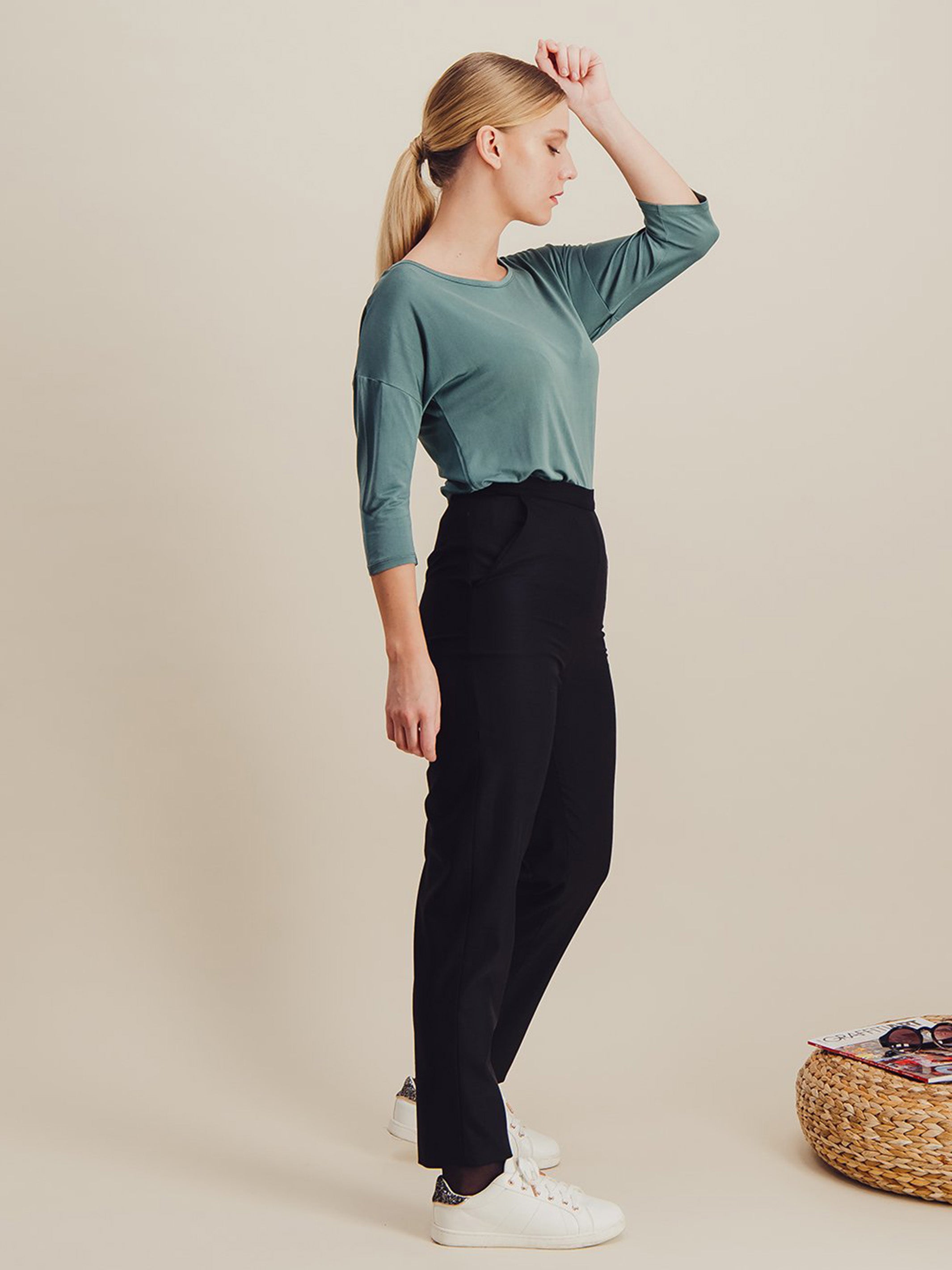 Anahide Saint André Iris tee-shirt soie vert amande
