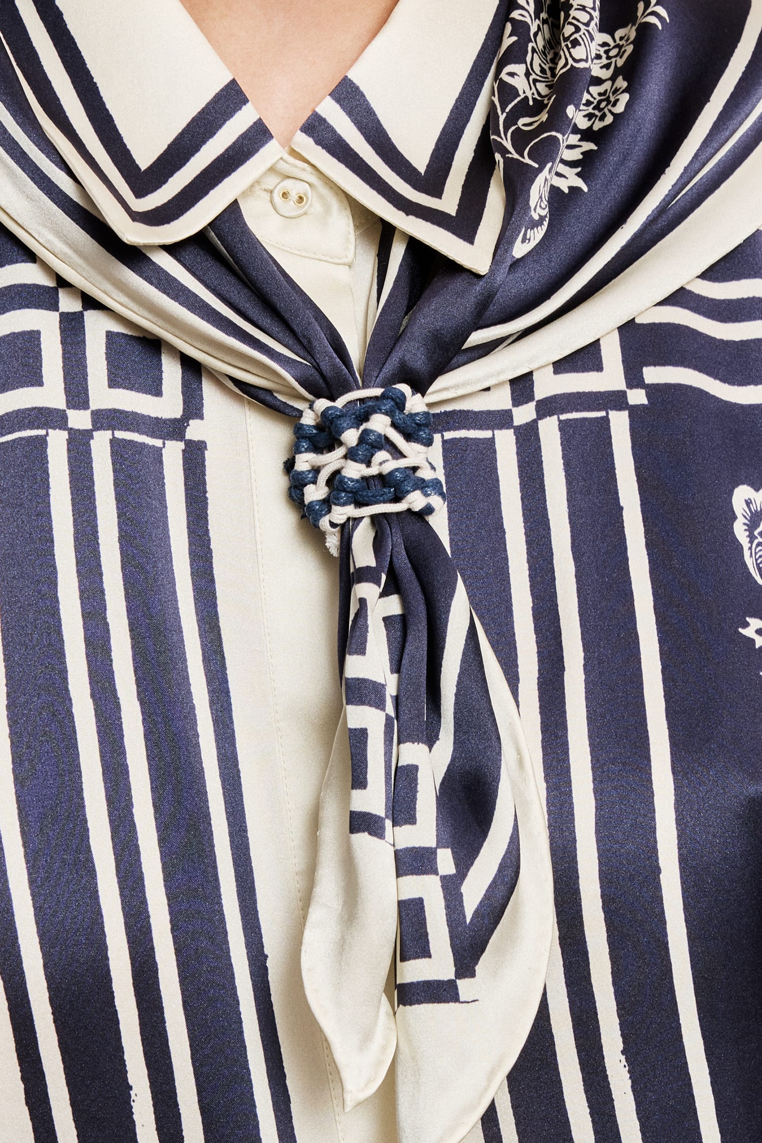 Alemaïs Banderra Scarf chemise soie à foulard