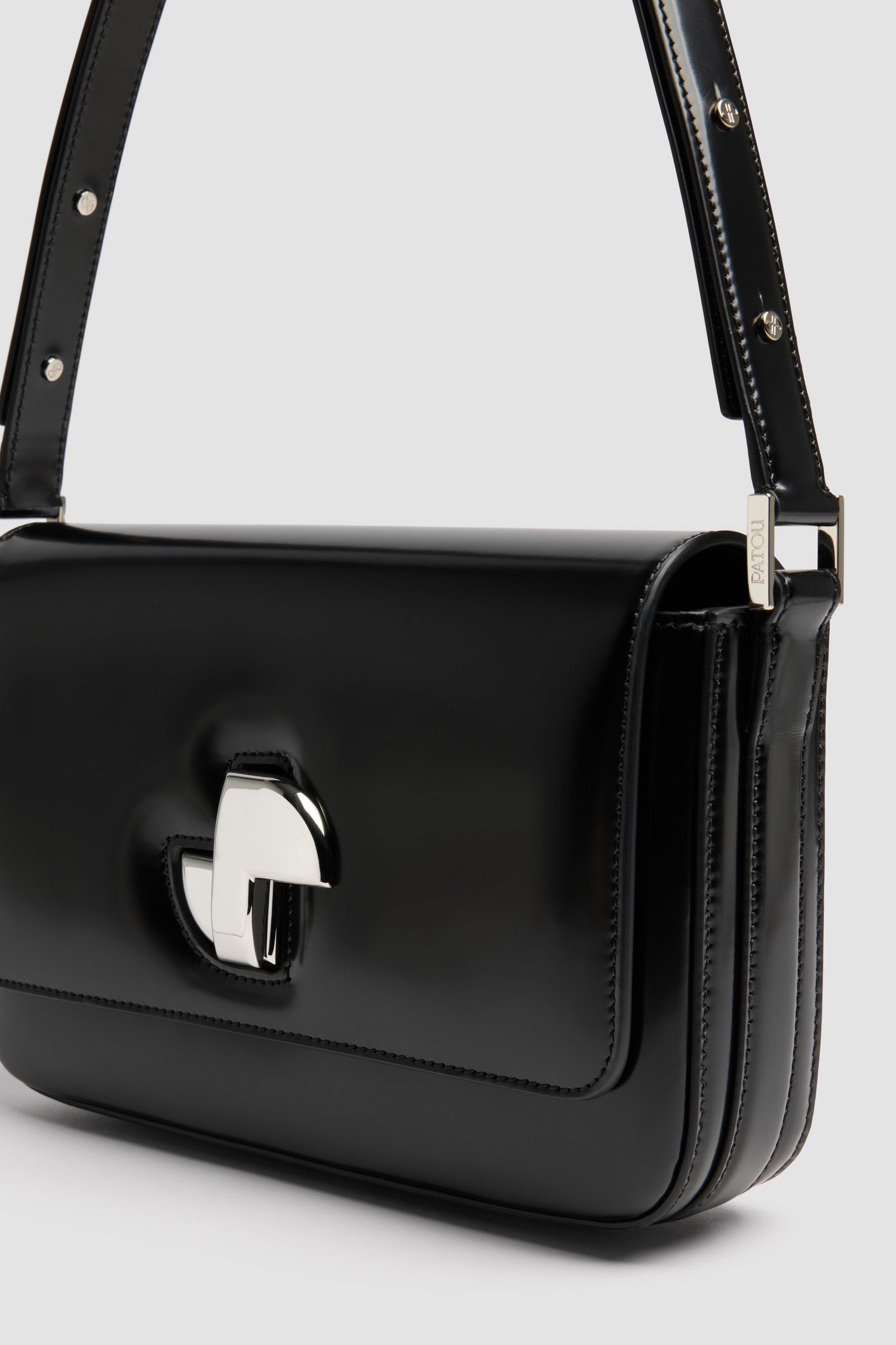 Patou Classic Lock BA017 sac cuir noir TU vernis