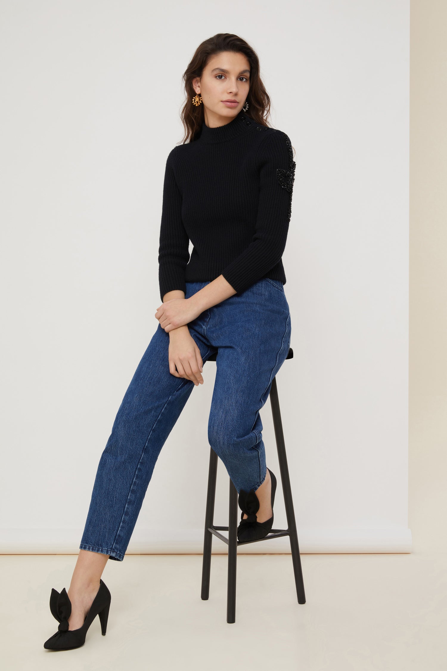 Patou Knitwear Iconic jumper pull noir perles agneau