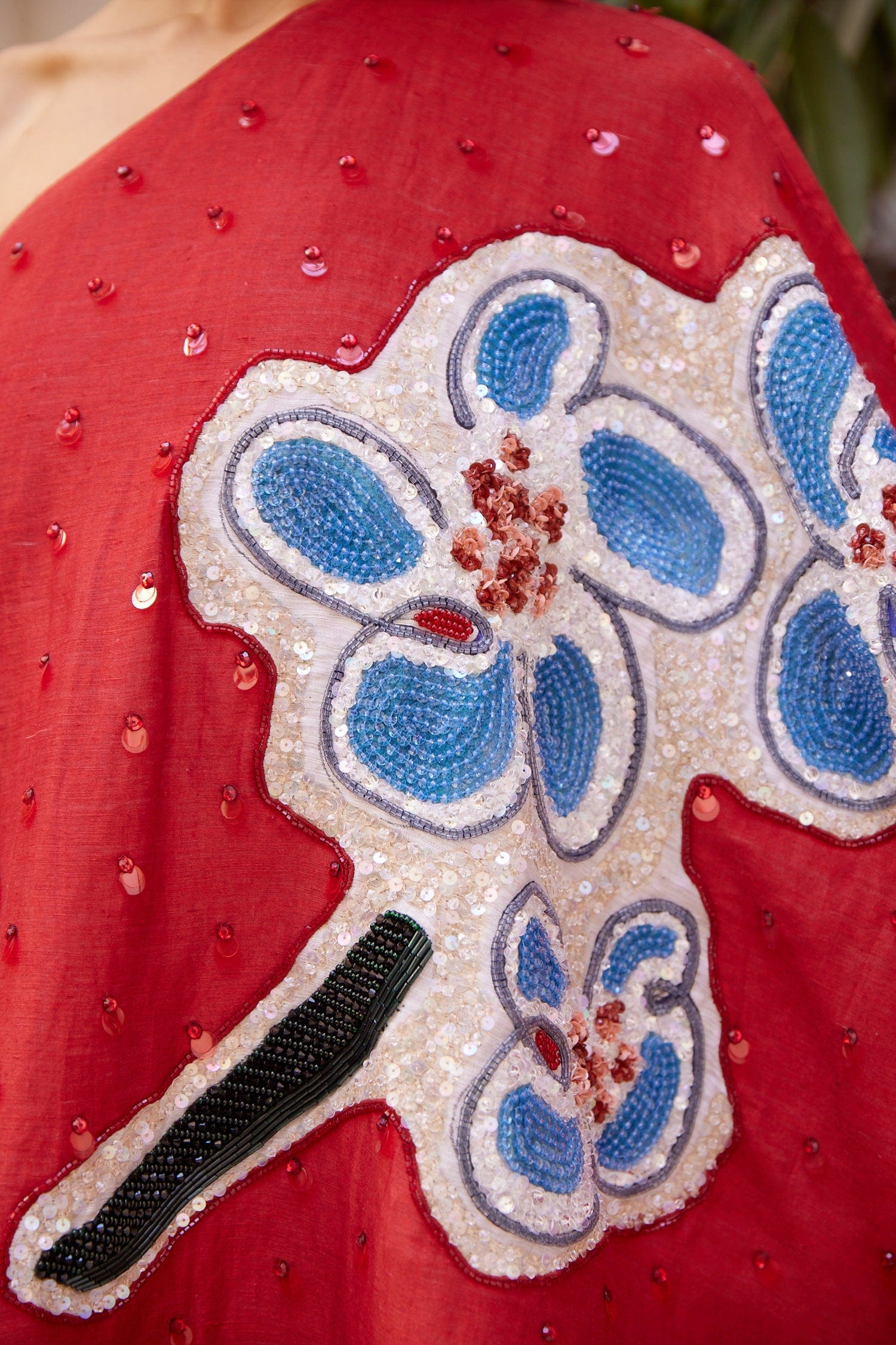 Alemais Scarlet robe asymétrique lin soie brodée