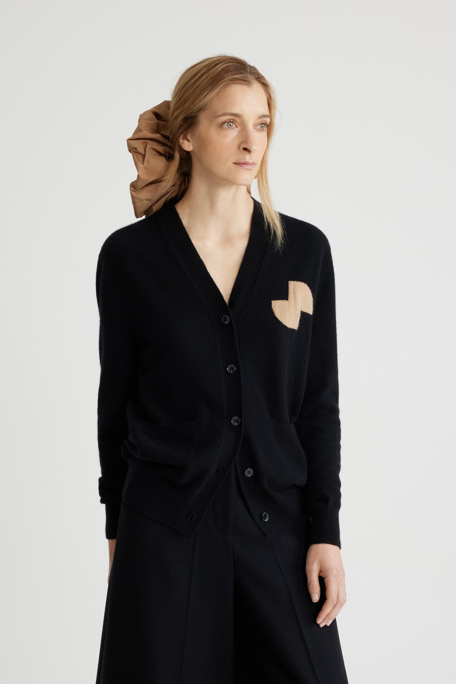 Patou Knitwear KN218 cardigan cachemire noir