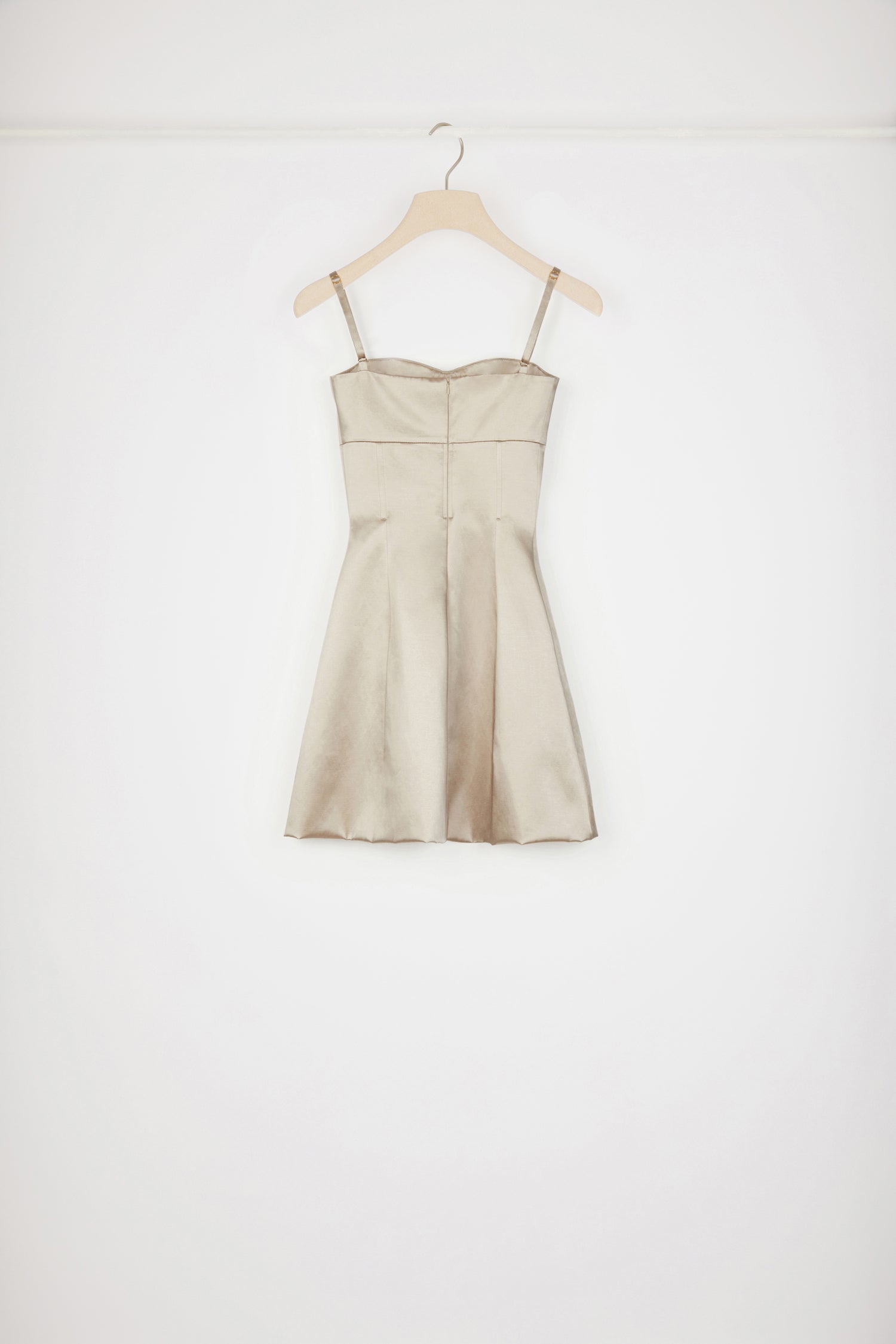 Patou DR111 robe satin coton bio gris Eiffel décolletée