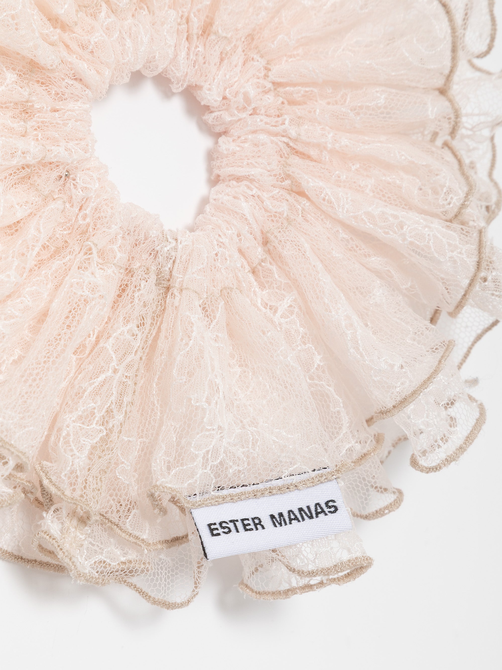 Ester Manas Blush Ruffled chouchou dentelle rose 16 cm