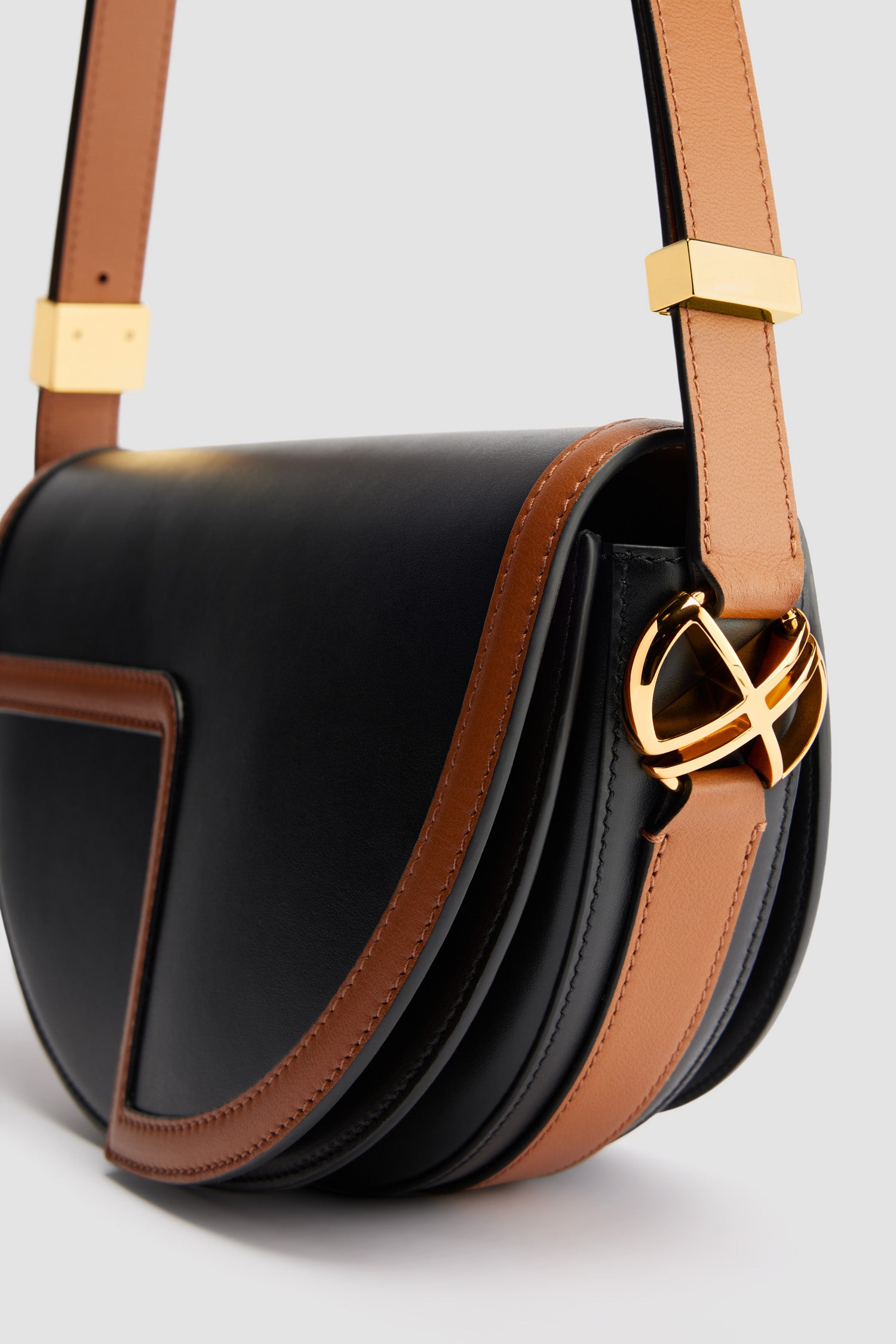 Patou BA018 sac main cuir bicolore noir marron