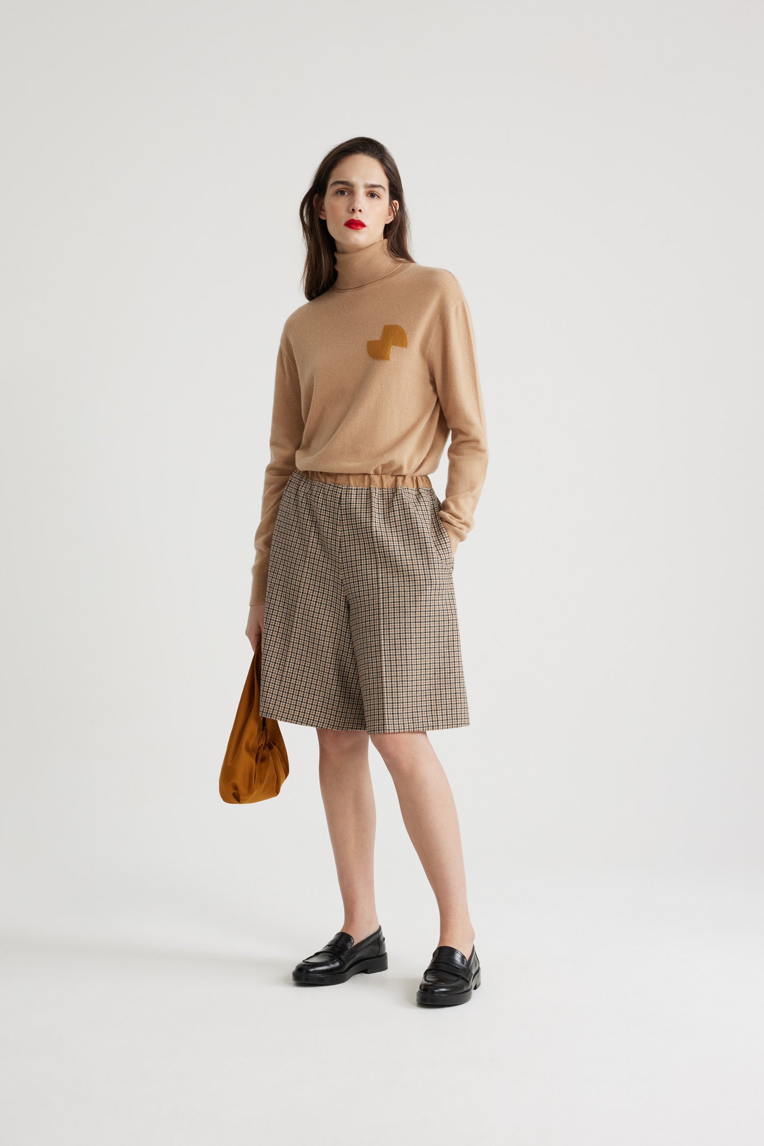 Patou JP KN183 pull col roulé beige Biscuit