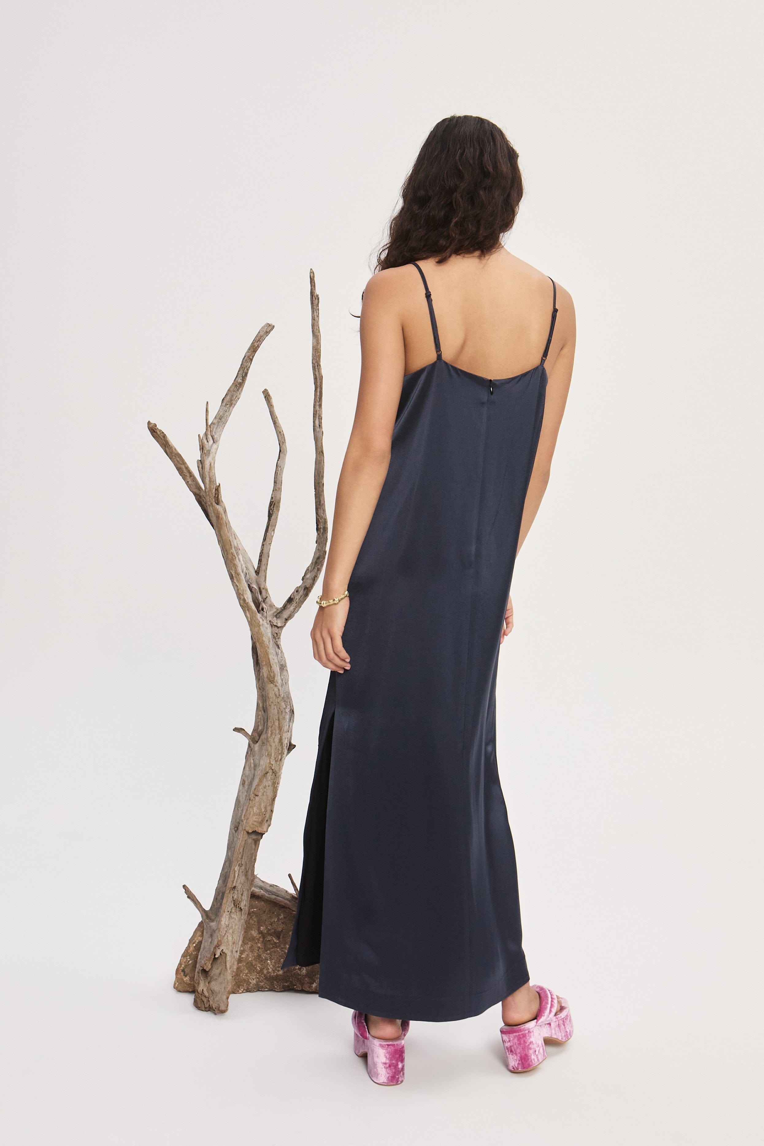 Alemäis Fontaine robe midi satin perles fente