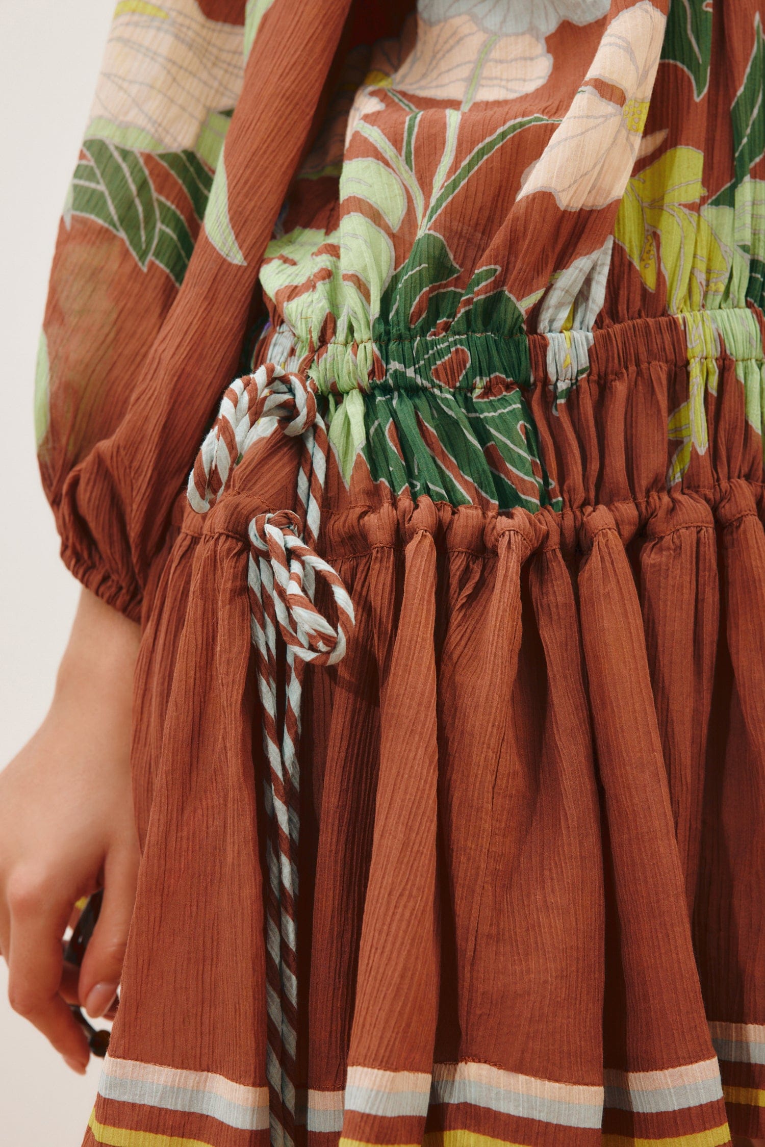 Alemäis Alfie Ruched Mini Dress robe mini coton soie fleurie