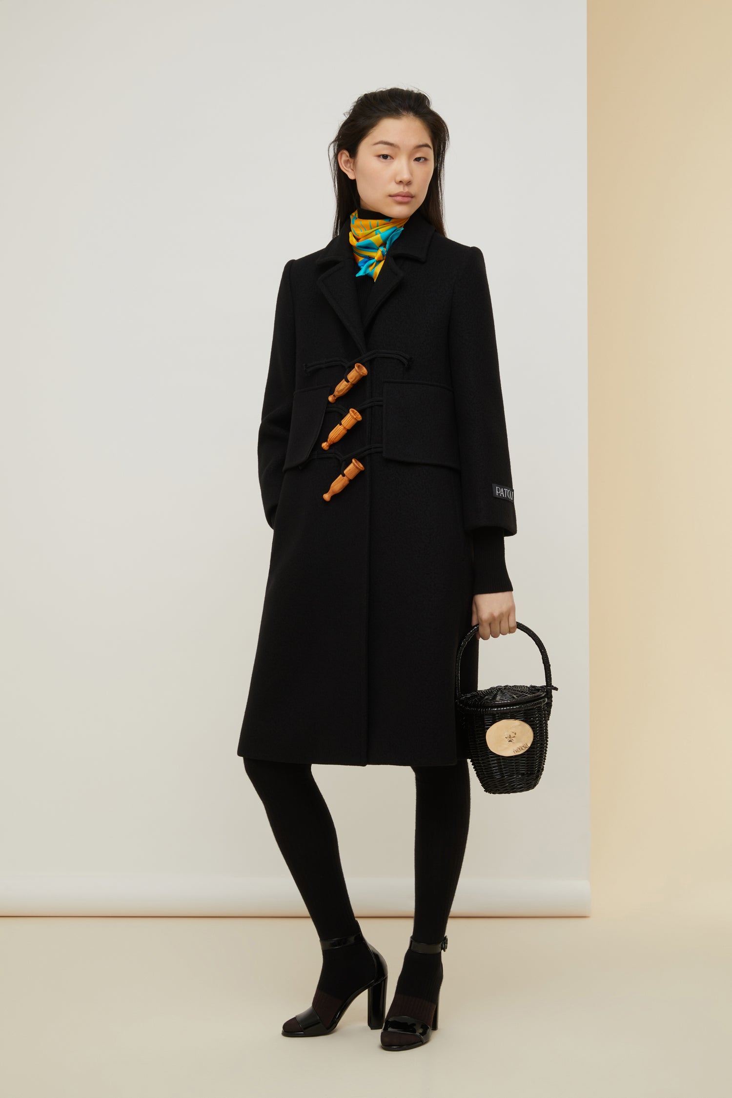Patou CO009 manteau noir laine cachemire évasé