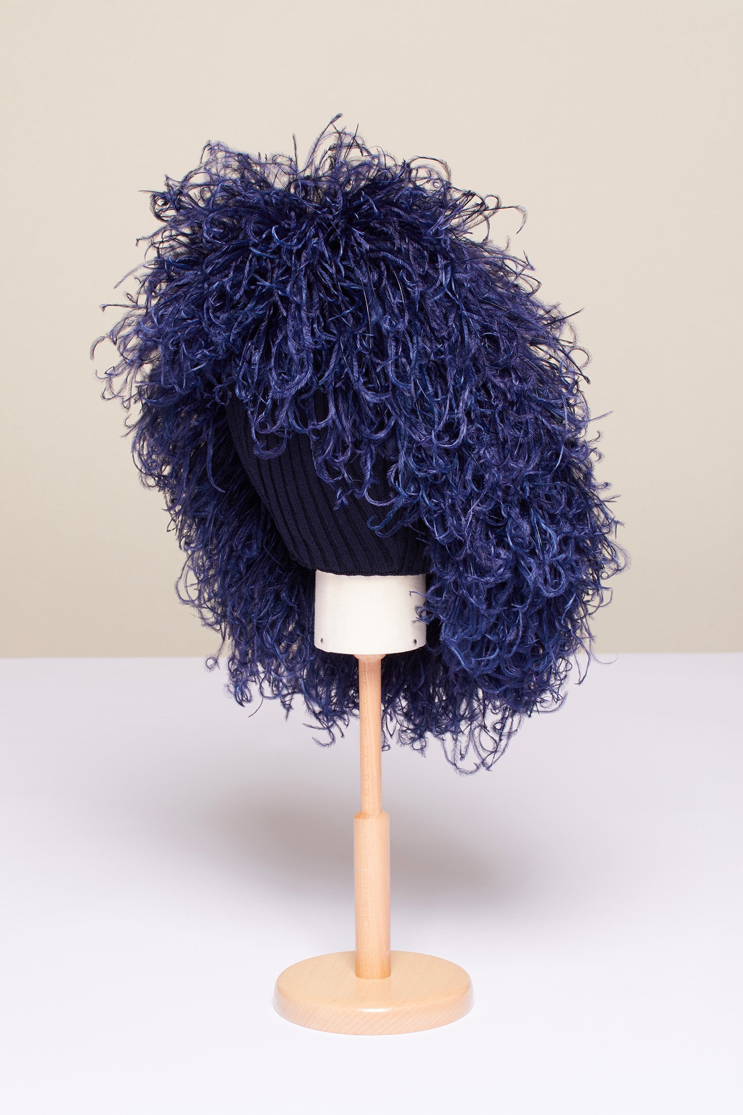 Patou AC001 chapeau bleu marine laine plume TU