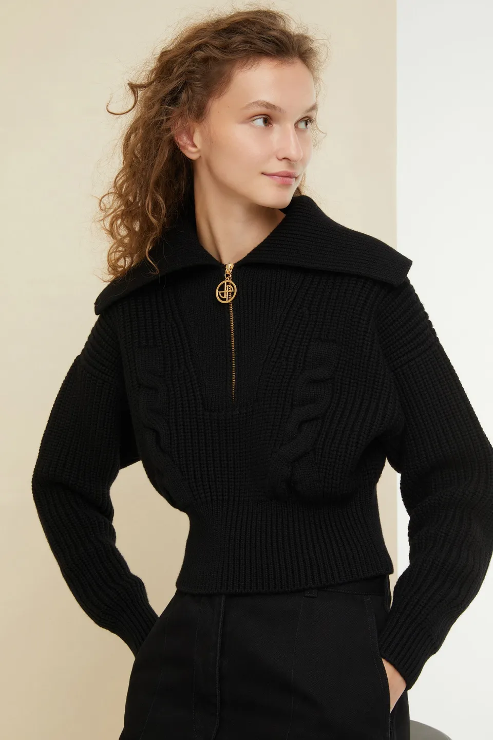 Patou KN039 pull laine noir col marin zippé court