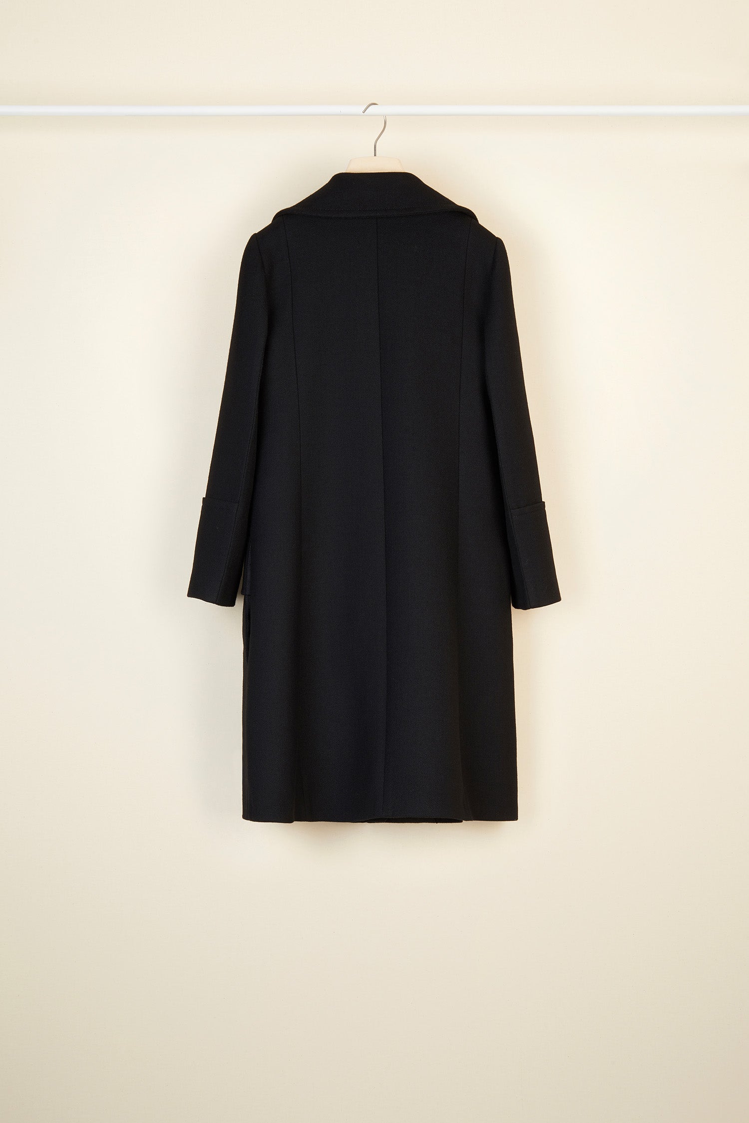 Patou H20CO0020001999B manteau long laine noire broches