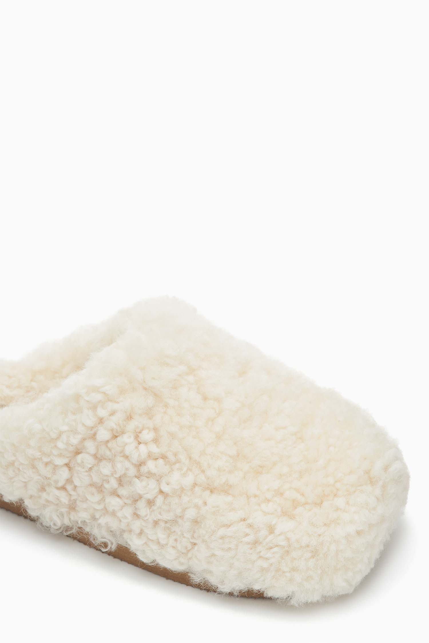 Ulla Johnson Jenny Slipper chaussons crème peau de mouton