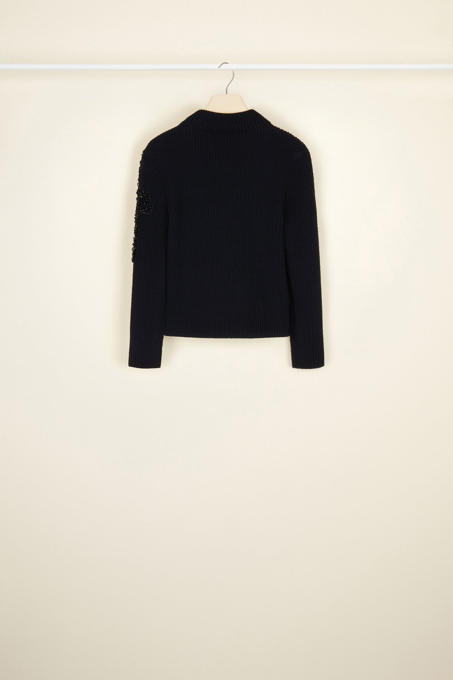 Patou Knitwear Iconic jumper pull noir perles agneau