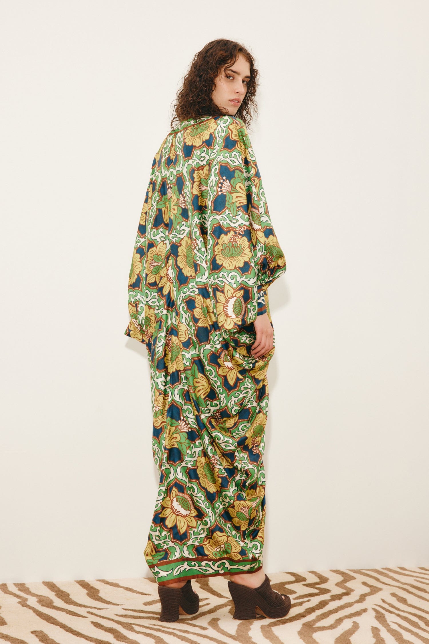 Alemaïs Liana V Neck Silk Midi robe midi soie taille 10
