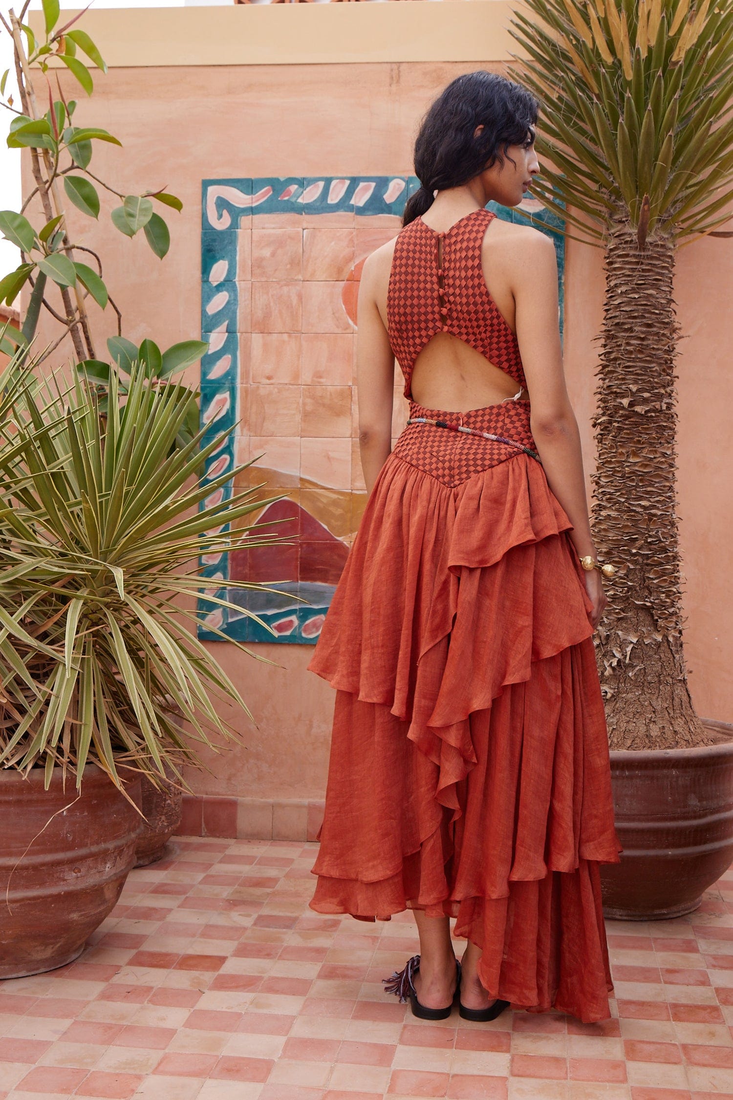 Alemaïs Sabi robe midi volants dos découpé