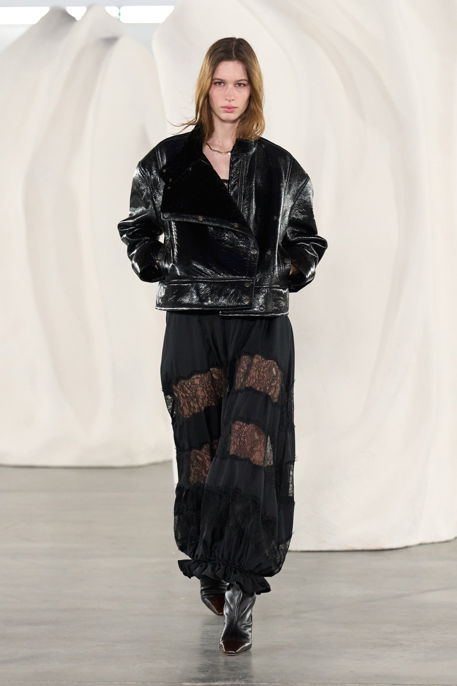 Ulla Johnson Chantal jupe midi Noir soie dentelle