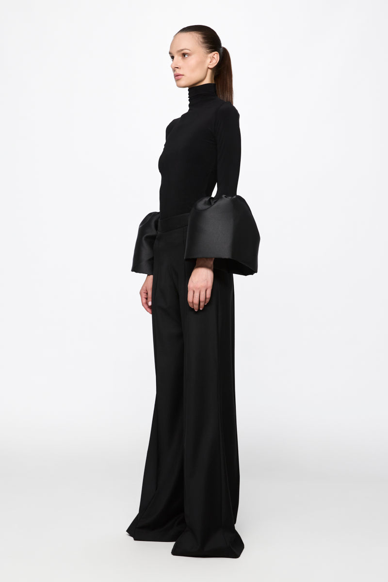 ATU Body Couture Tops top noir col montant manches cloches