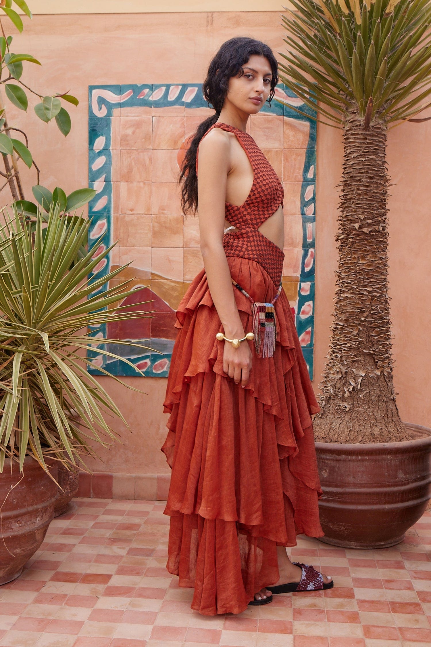 Alemaïs Sabi robe midi volants dos découpé