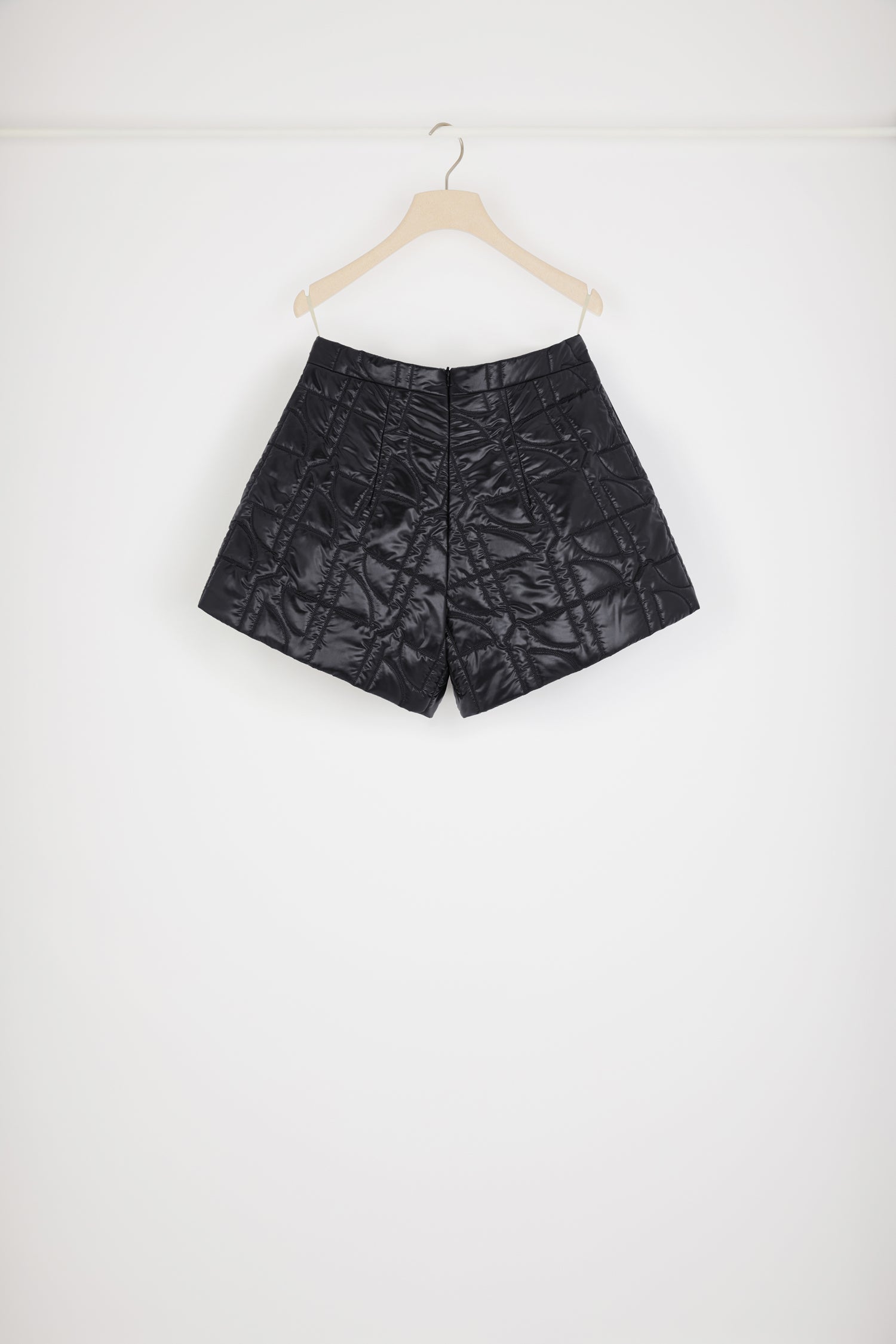 Patou TR022 short matelassé noir polyamide recyclé