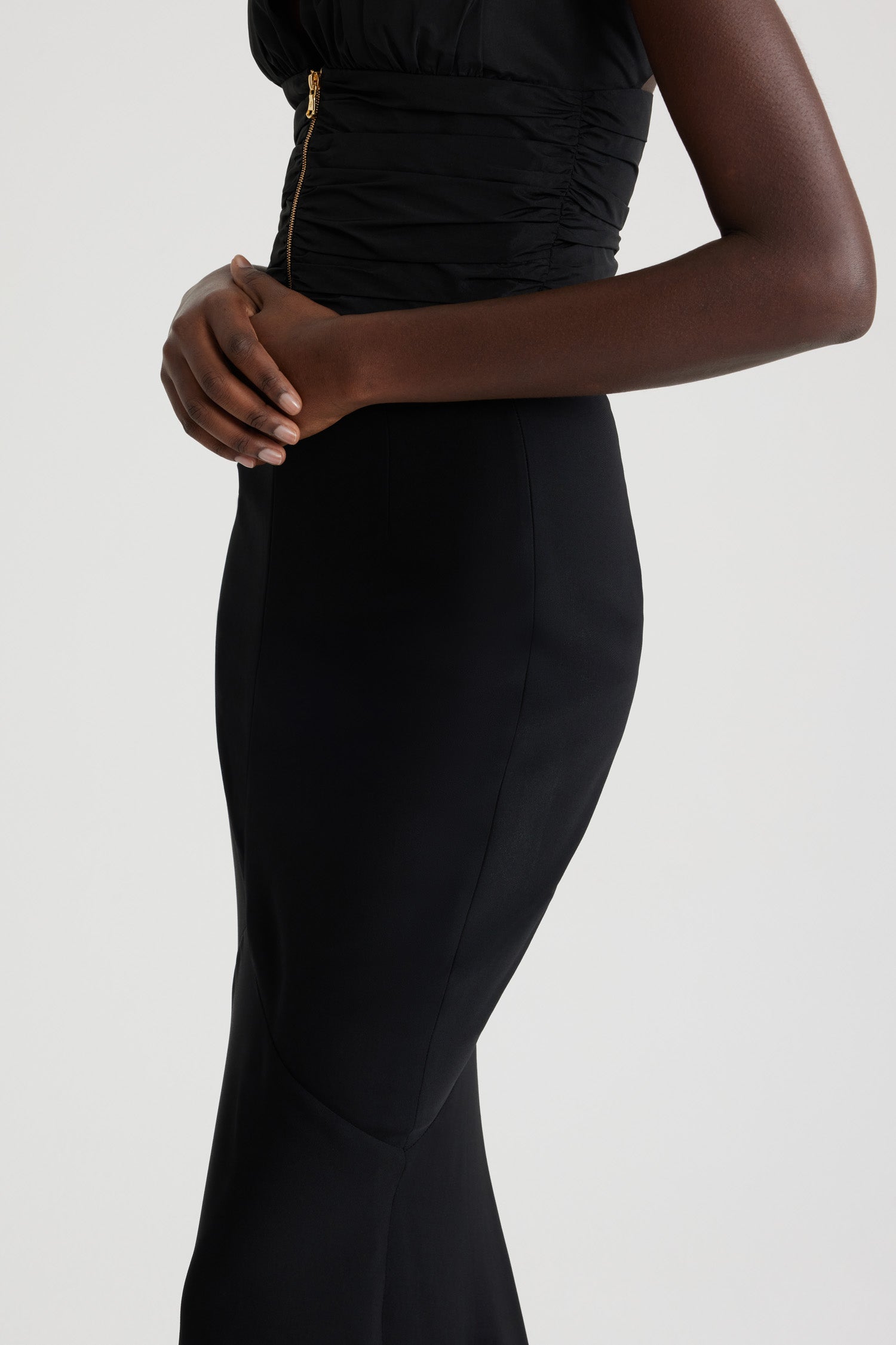 Patou SK068 jupe longue noire 34-44 crêpe sirène