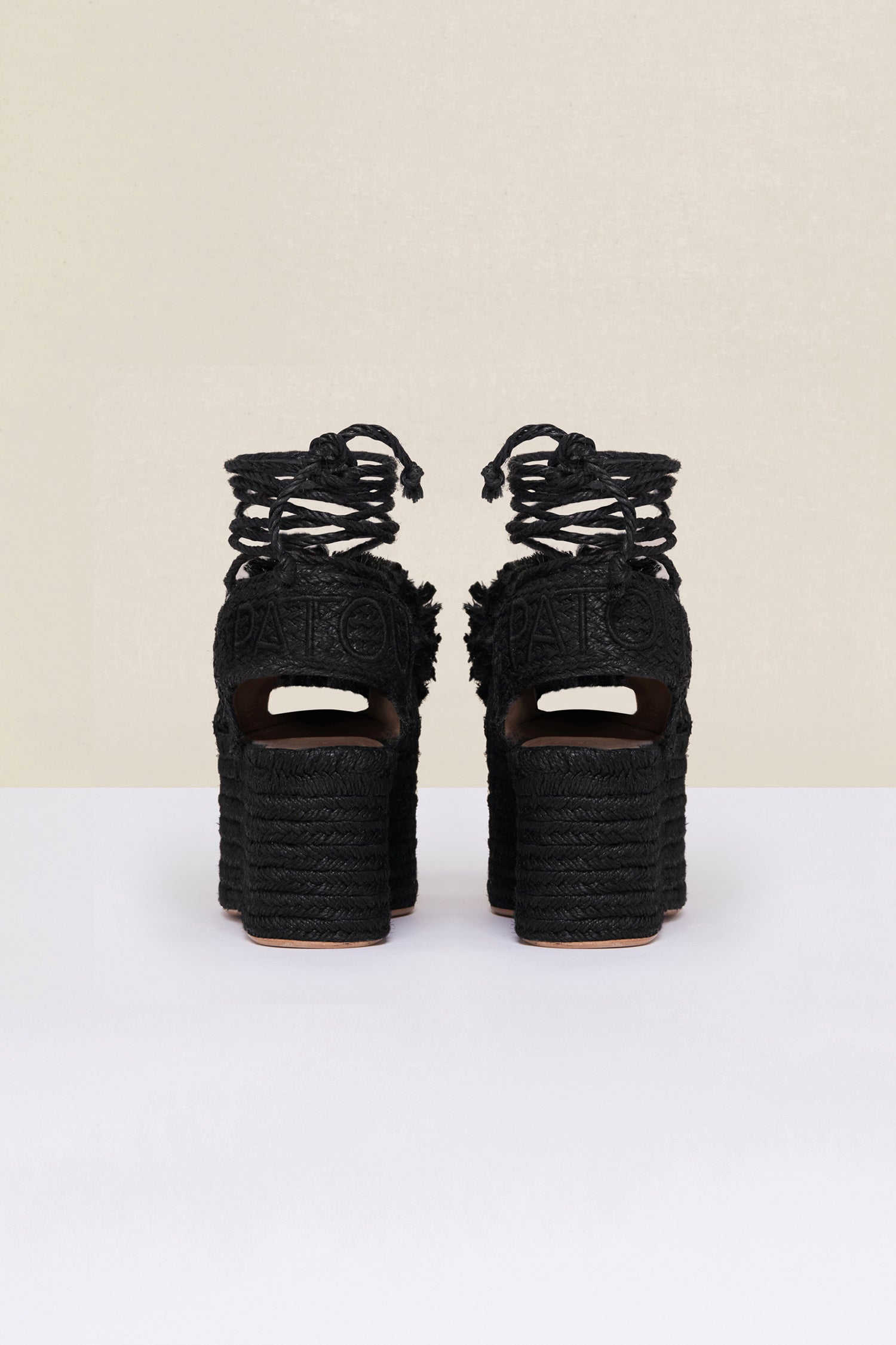 Patou Pompom espadrilles compensées noires jute