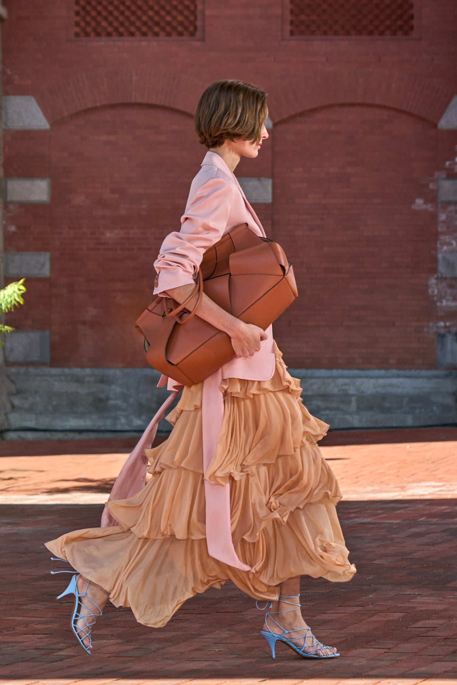 Ulla Johnson Charlotte East West sac cabas cuir sierra