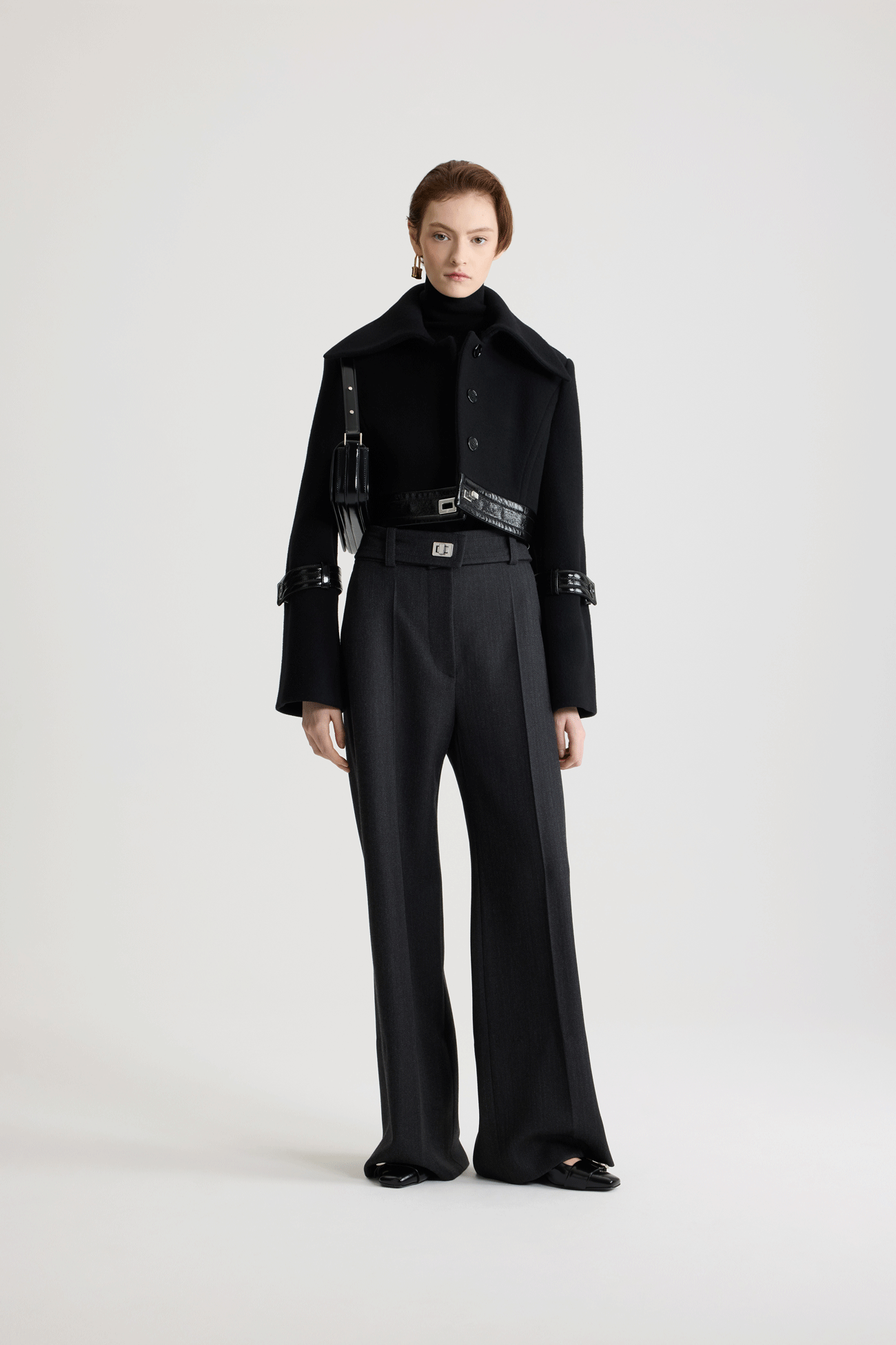 Patou H25JA0590217999L veste cropped noire laine