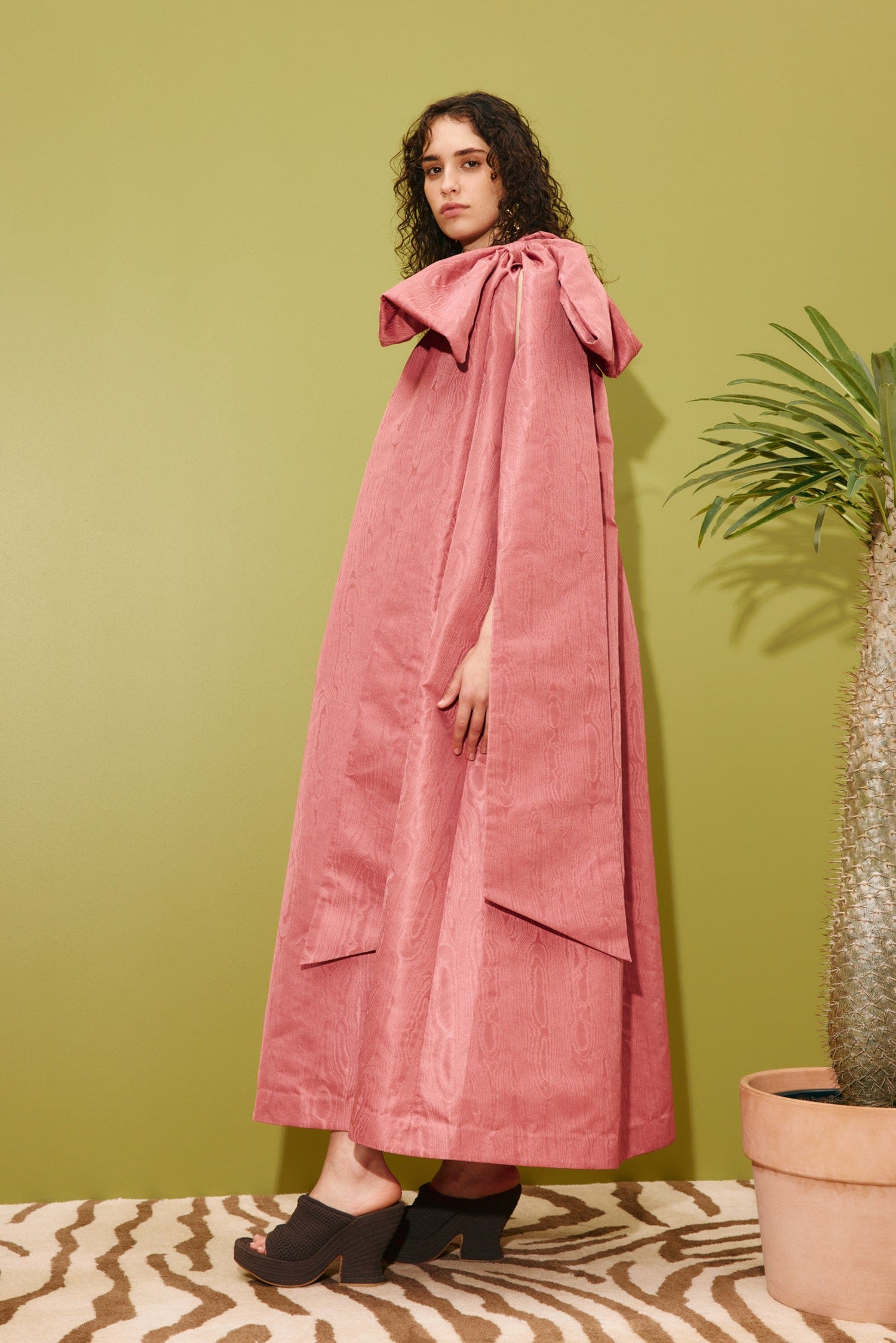 Alemaïs Abi Gown robe midi jacquard moiré
