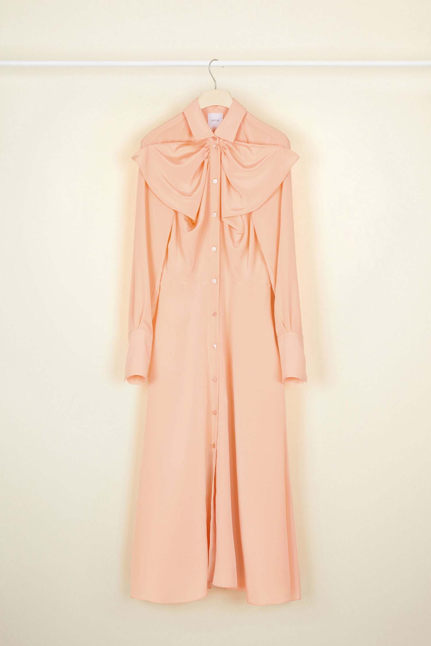 Patou robe midi soie corail col lavallière