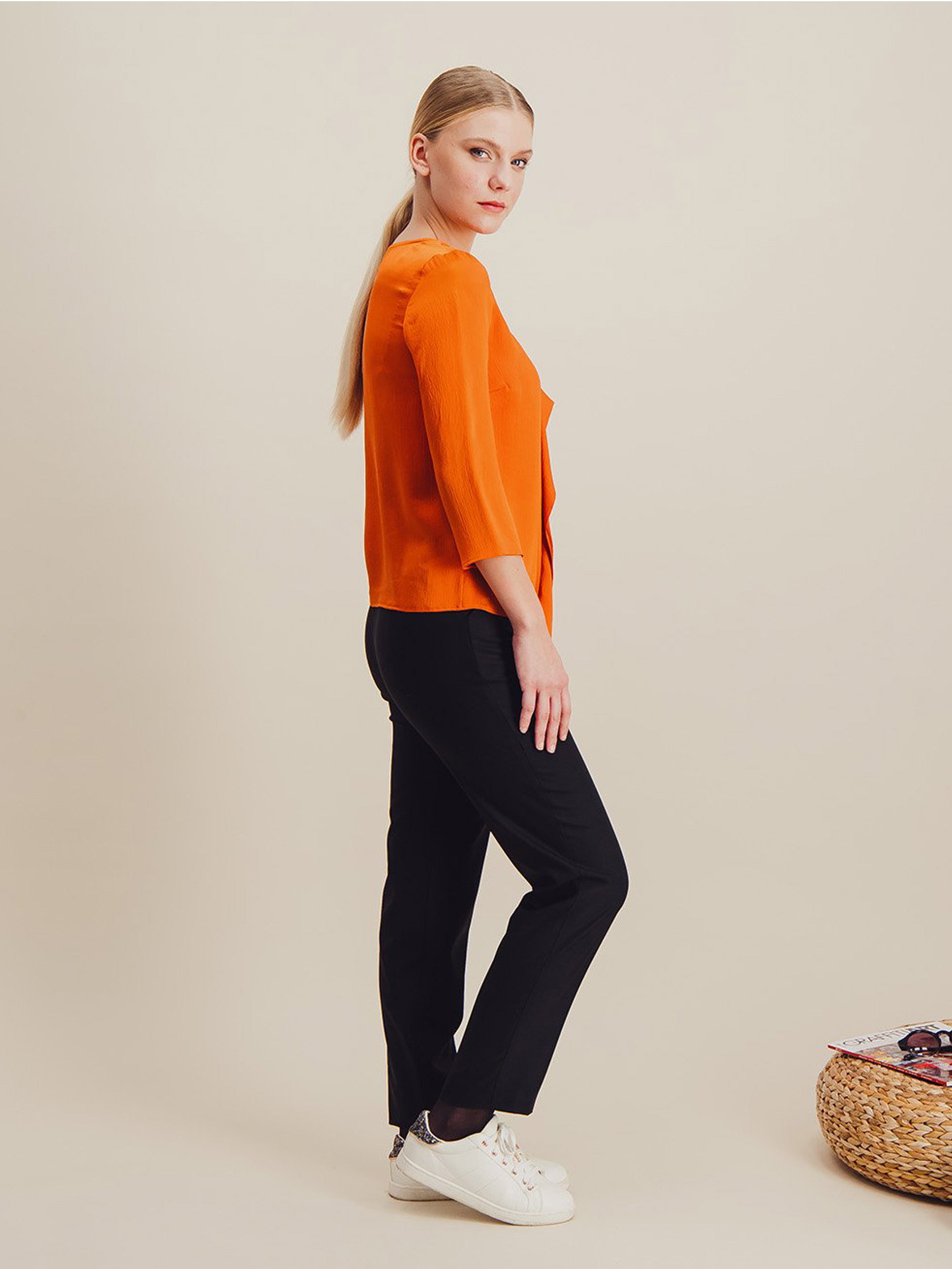 Anahide Saint André Ondulation chemisier soie orange gaufrée
