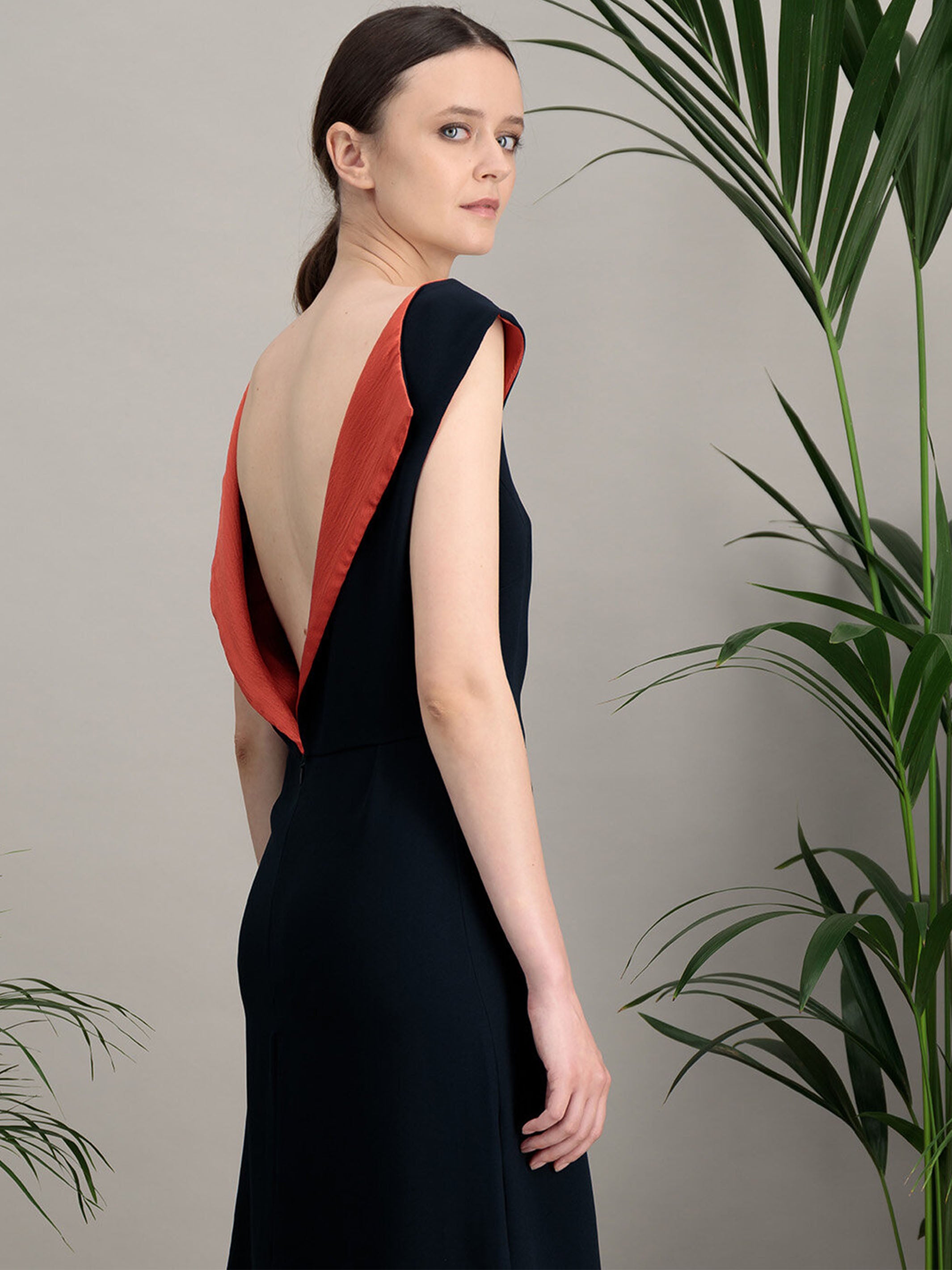 Anahide Saint André Back Up robe cocktail soie corail