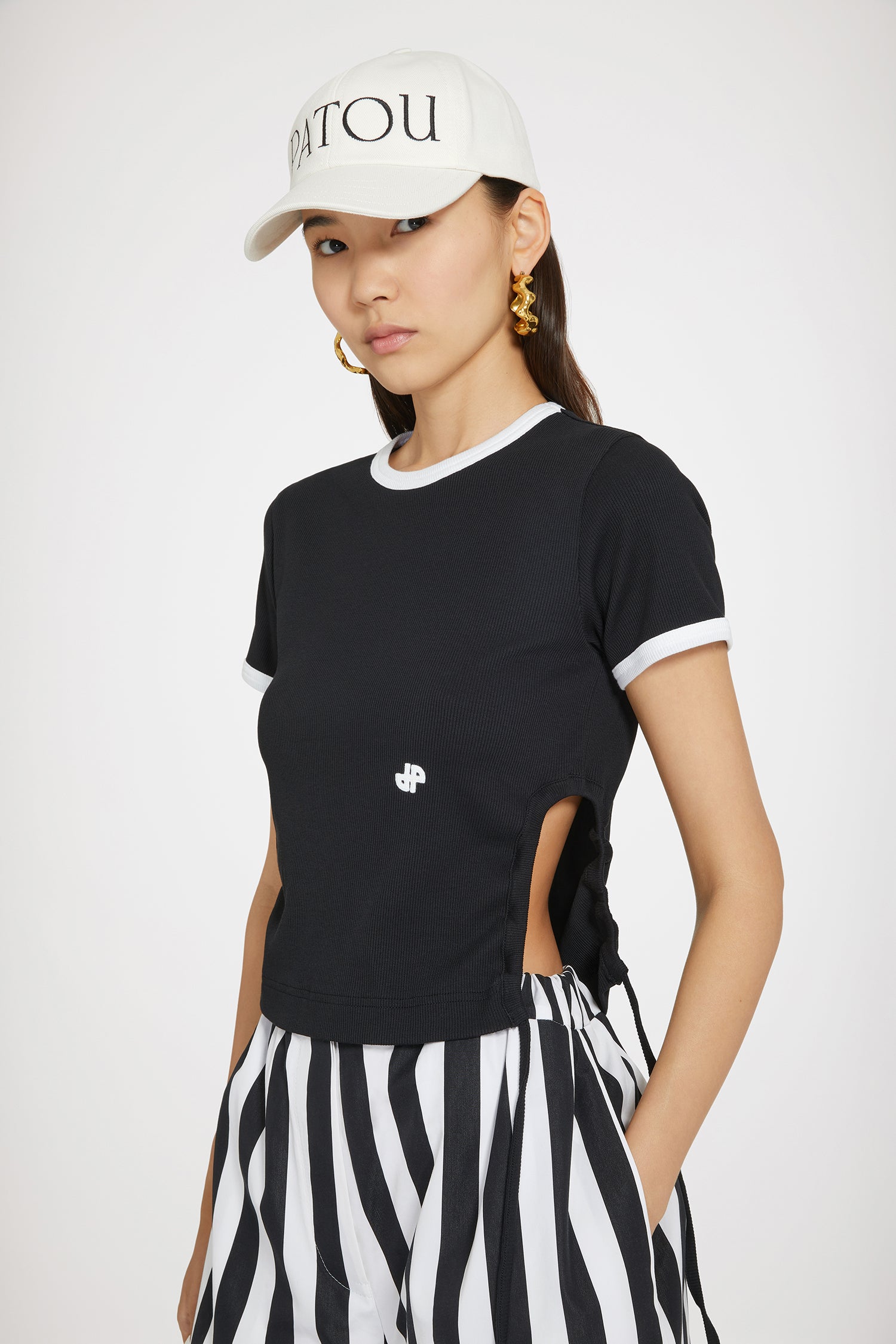 Patou P24JE1059978999B t-shirt noir coton bio découpé
