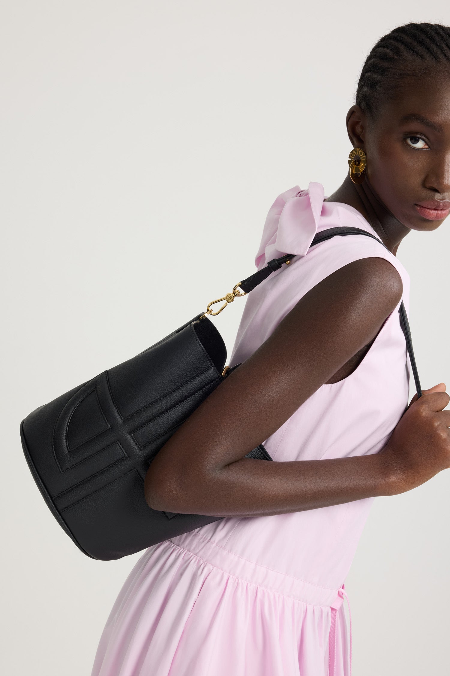 Patou BA015 sac seau noir cuir grainé monogramme JP