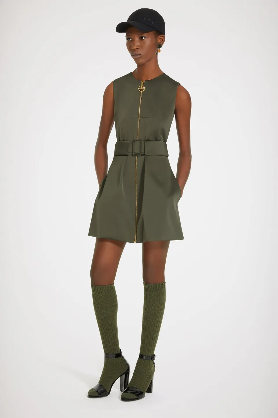 Patou robe mini satin recyclé kaki zip doré