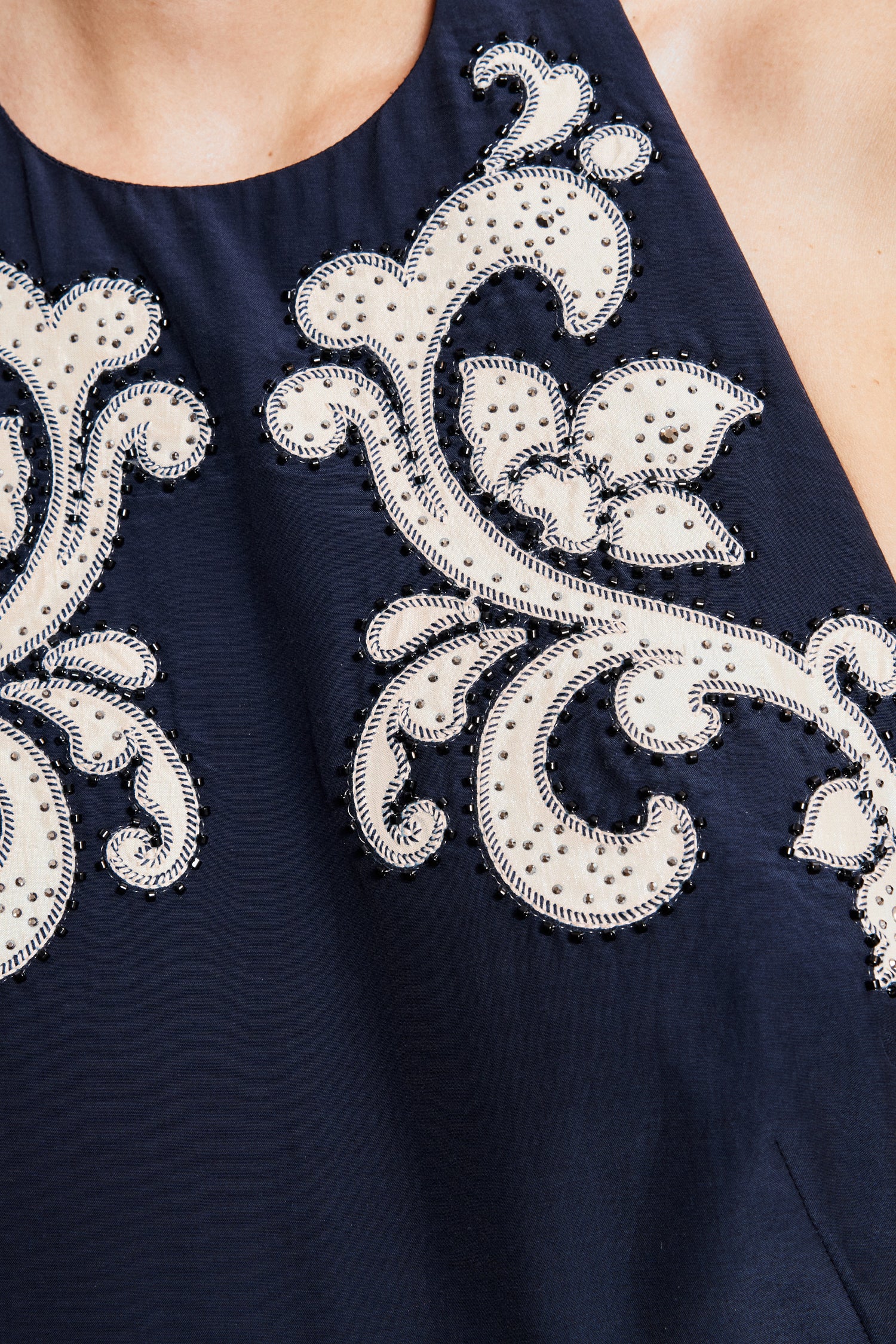 Alemaïs Dillon robe longue halter appliqué perlé