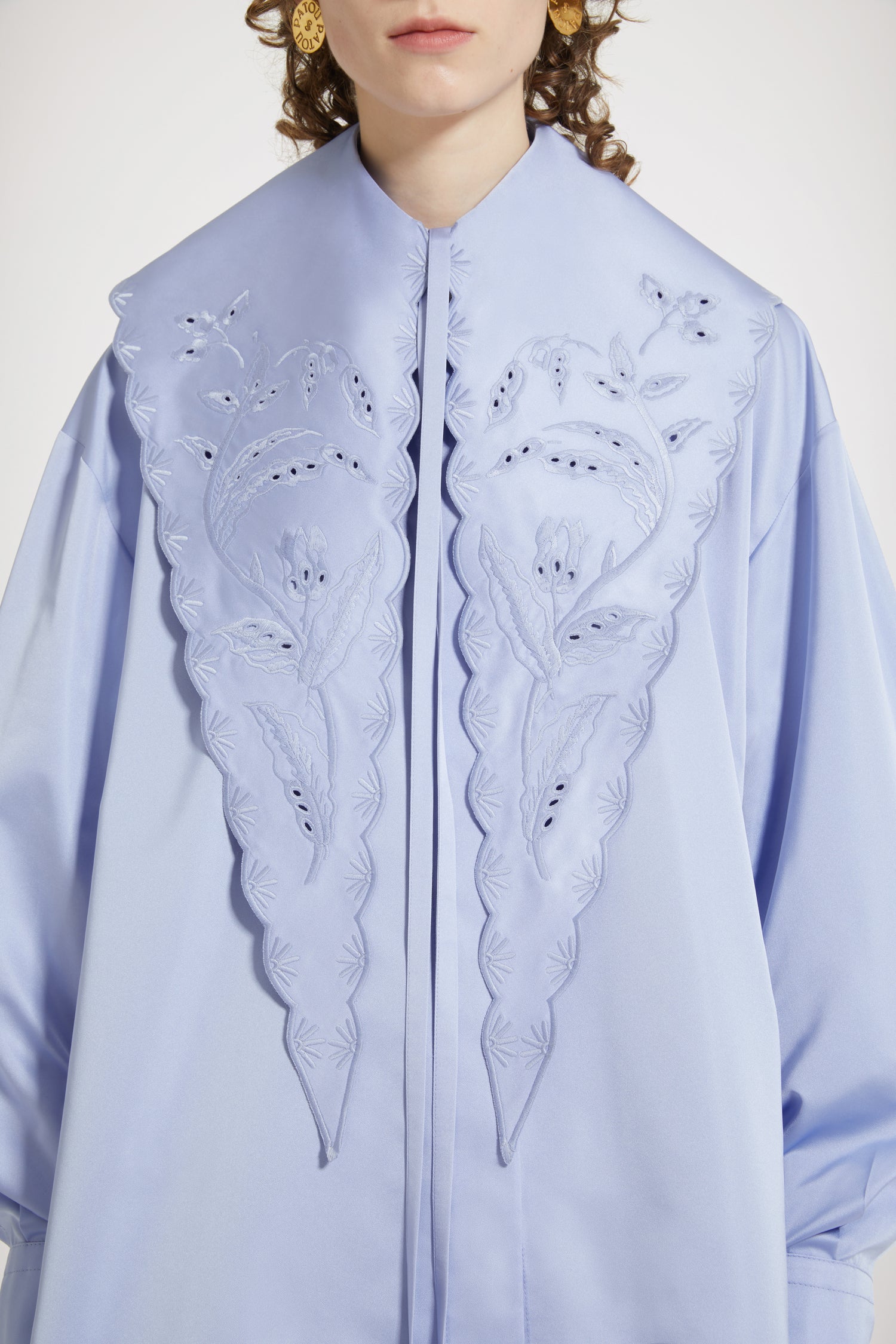 Patou H23AC053 Col Brodé Satin Bleu Glace Taille Unique