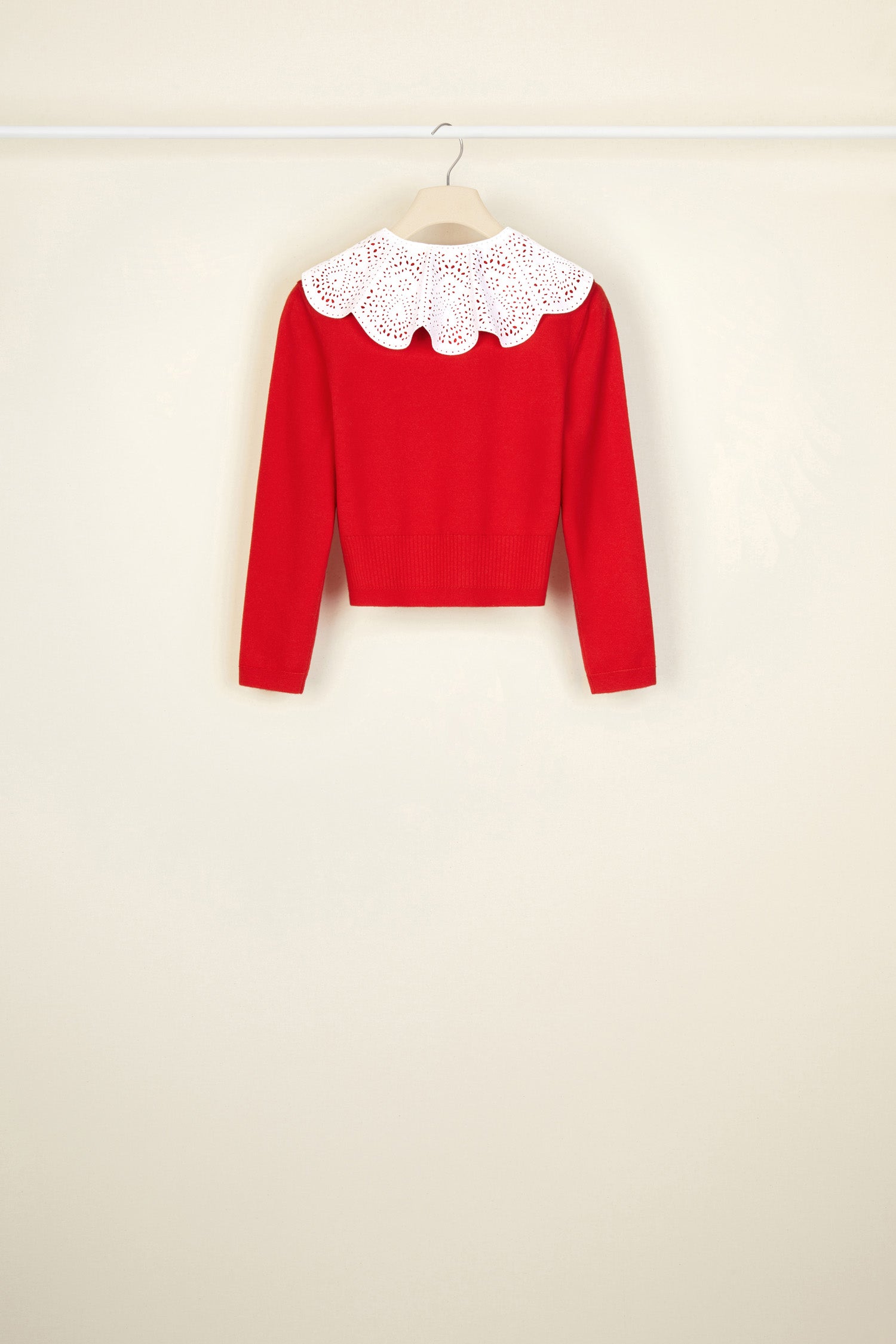 Patou KN036 gilet cardigan court rouge Capucine col ajouré