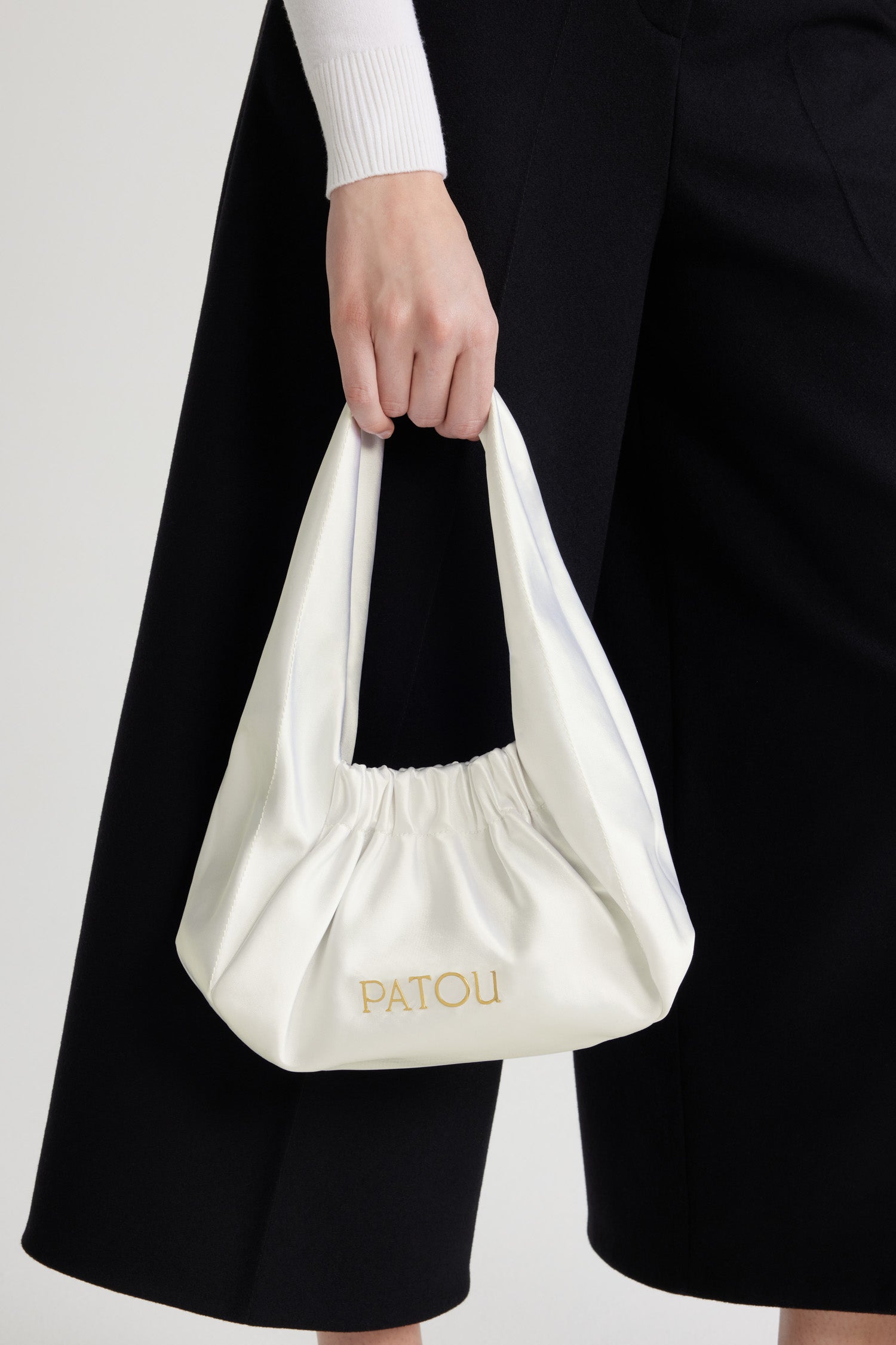 Patou Biscuit AC054 sac satin blanc hobo