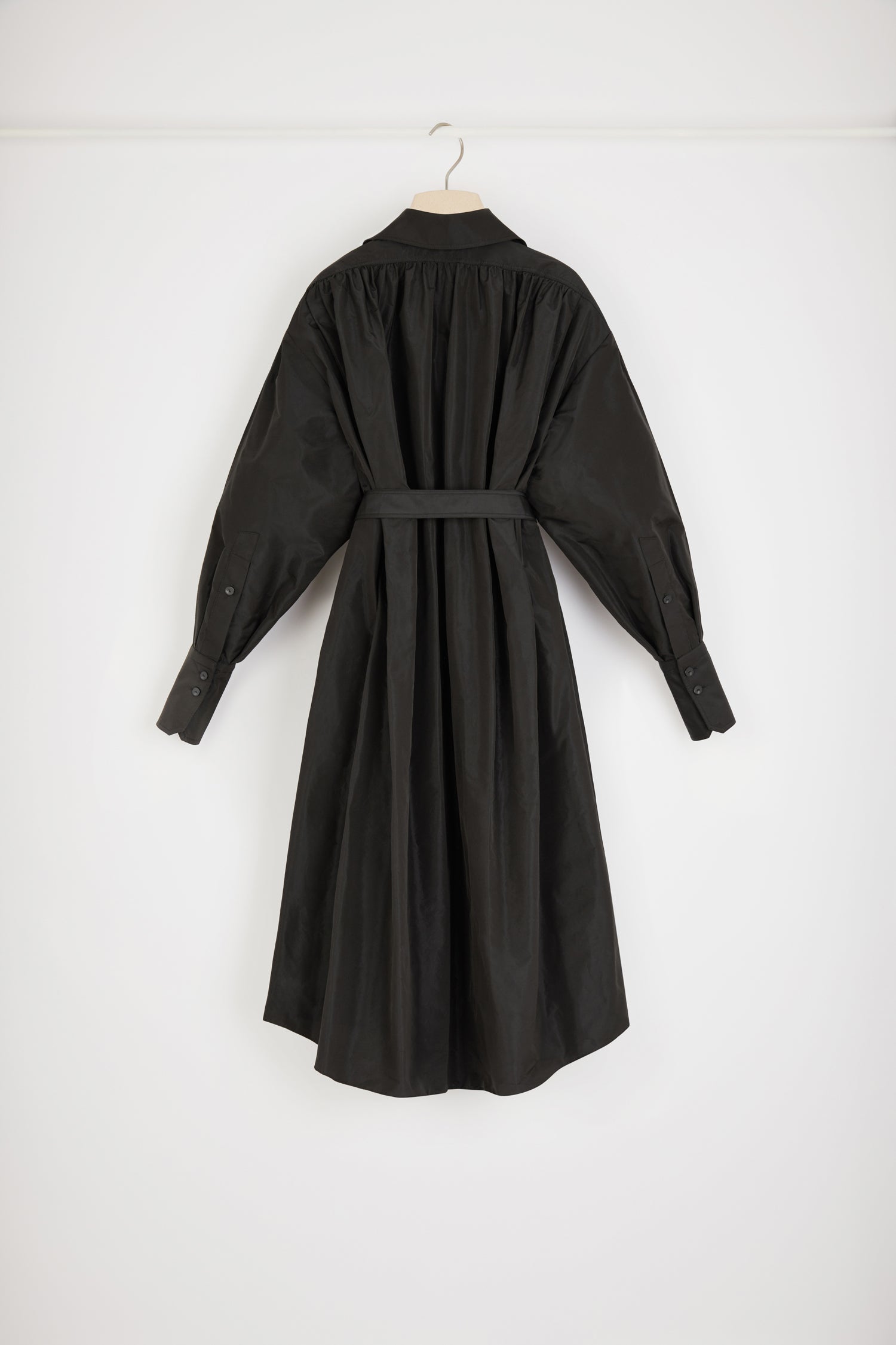 Patou DR095 Robe Maxi Noire Satin Recyclé Ceinture