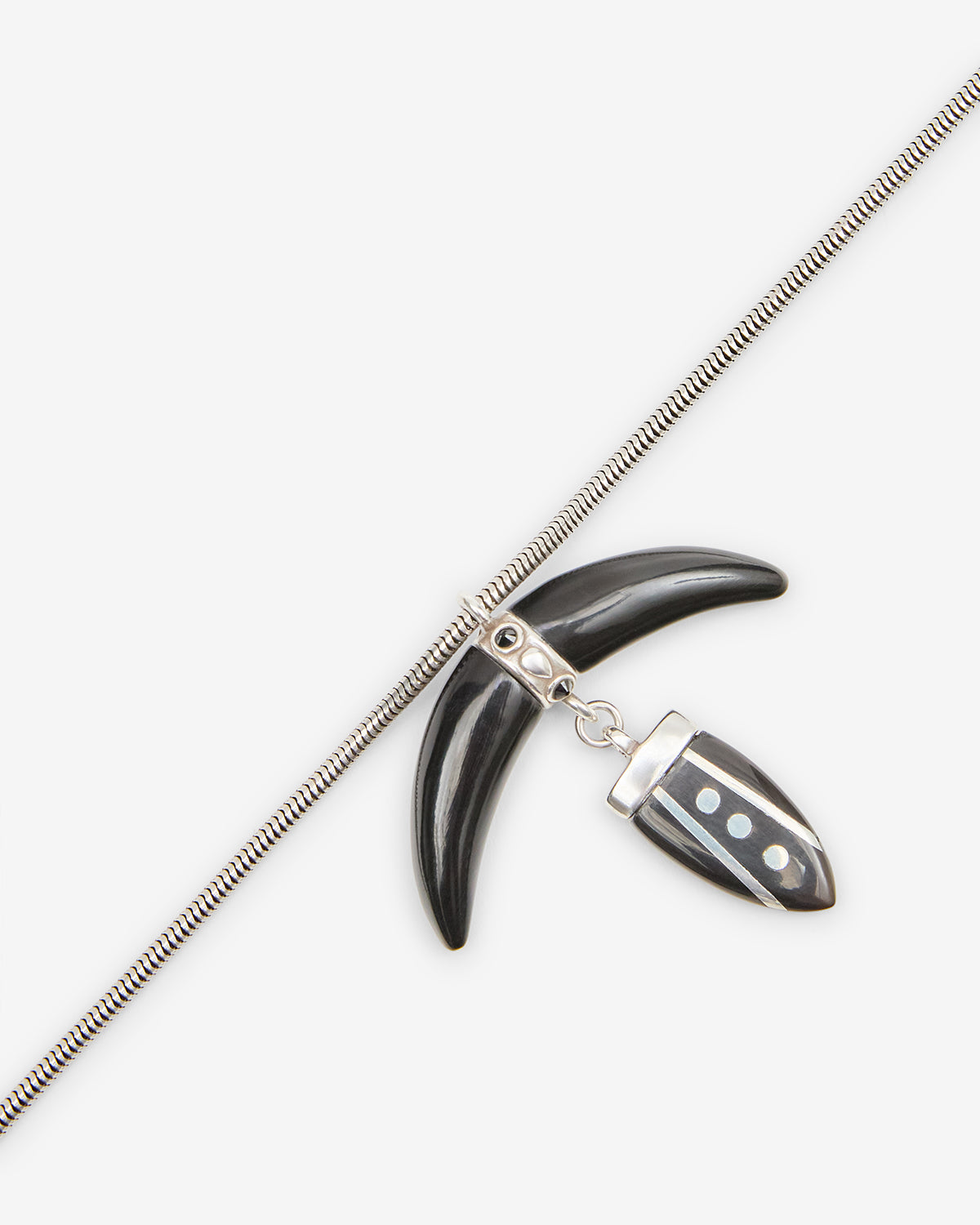Isabel Marant Cala collier noir et argenté corne